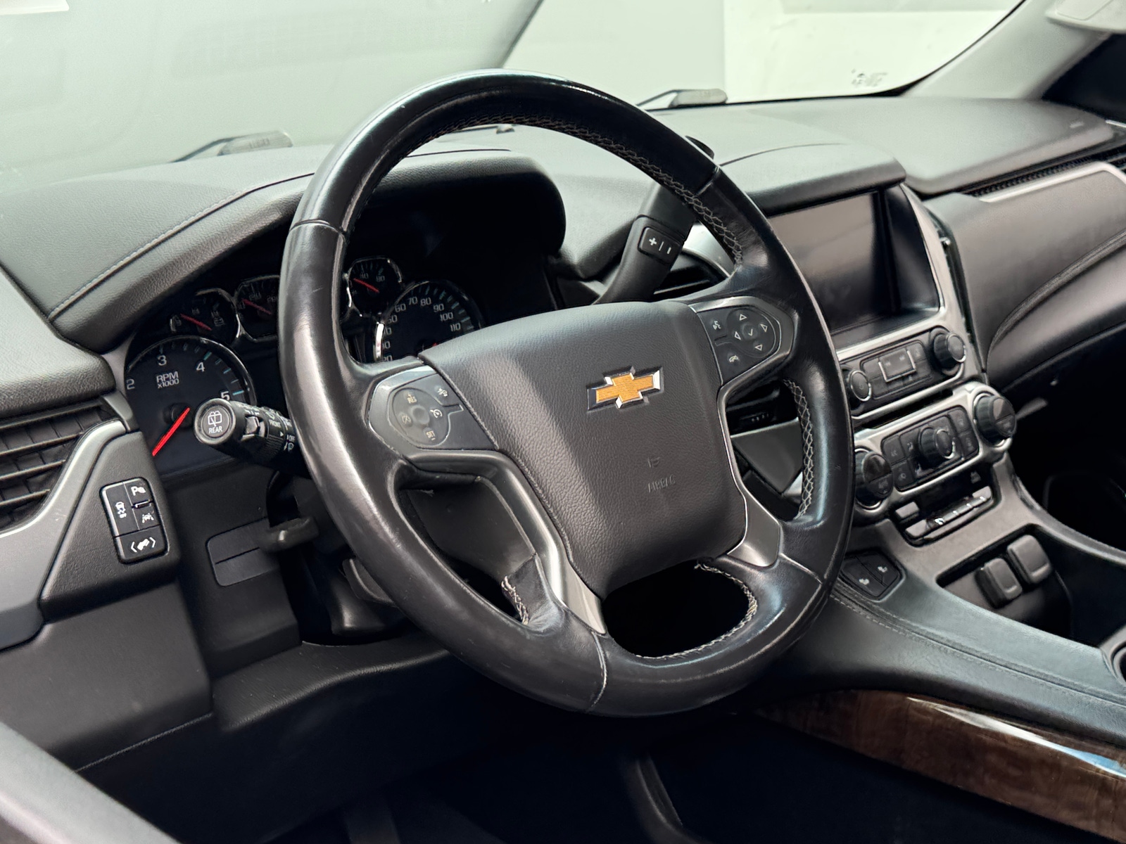 Thumbnail: 2019 Chevrolet Suburban - 4