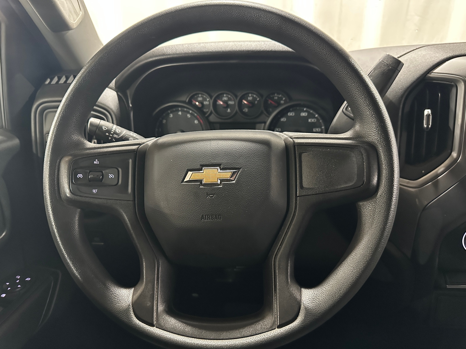 Thumbnail: 2020 Chevrolet Silverado 1500 - 5