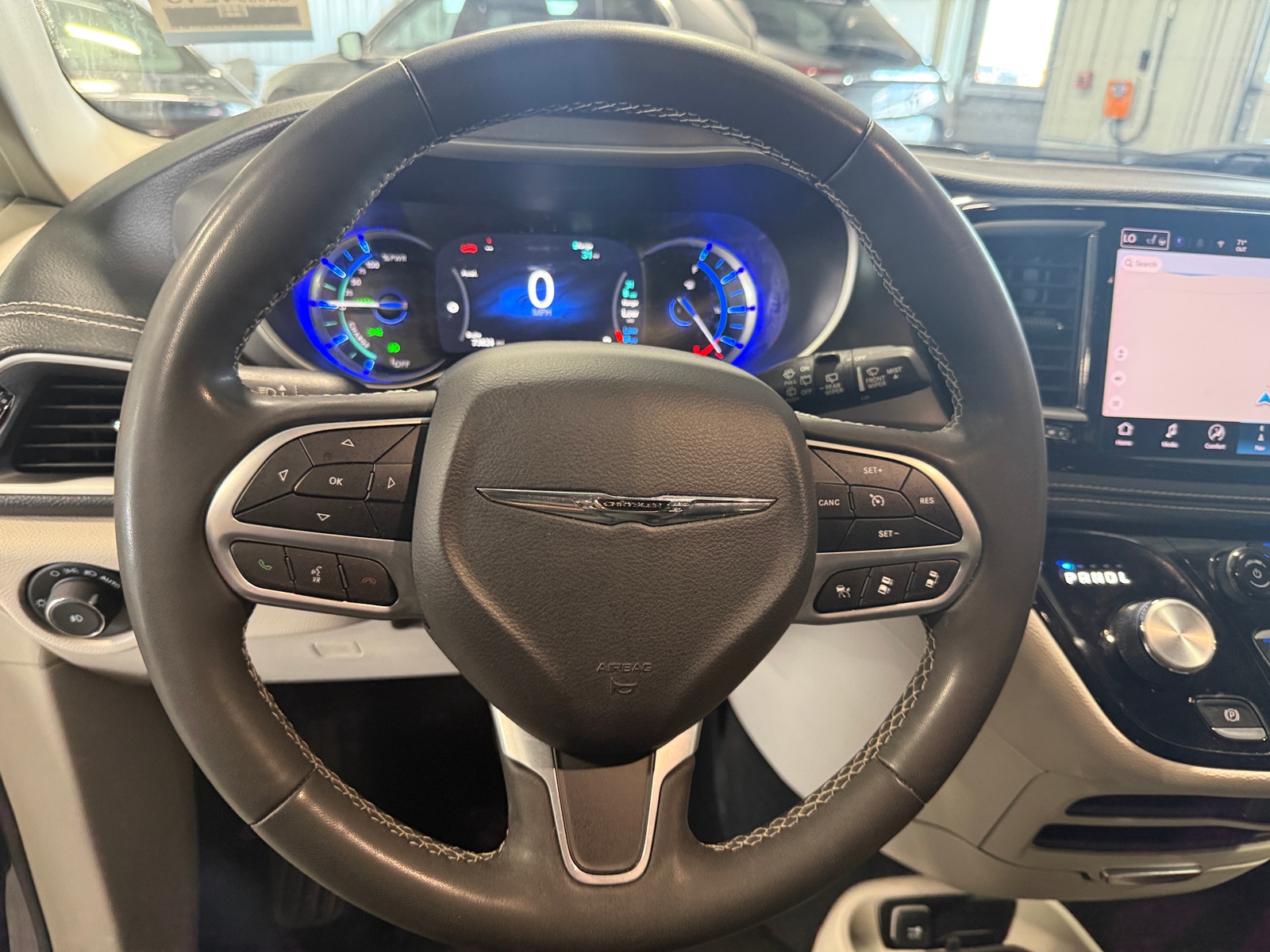 Thumbnail: 2024 Chrysler Pacifica - 5