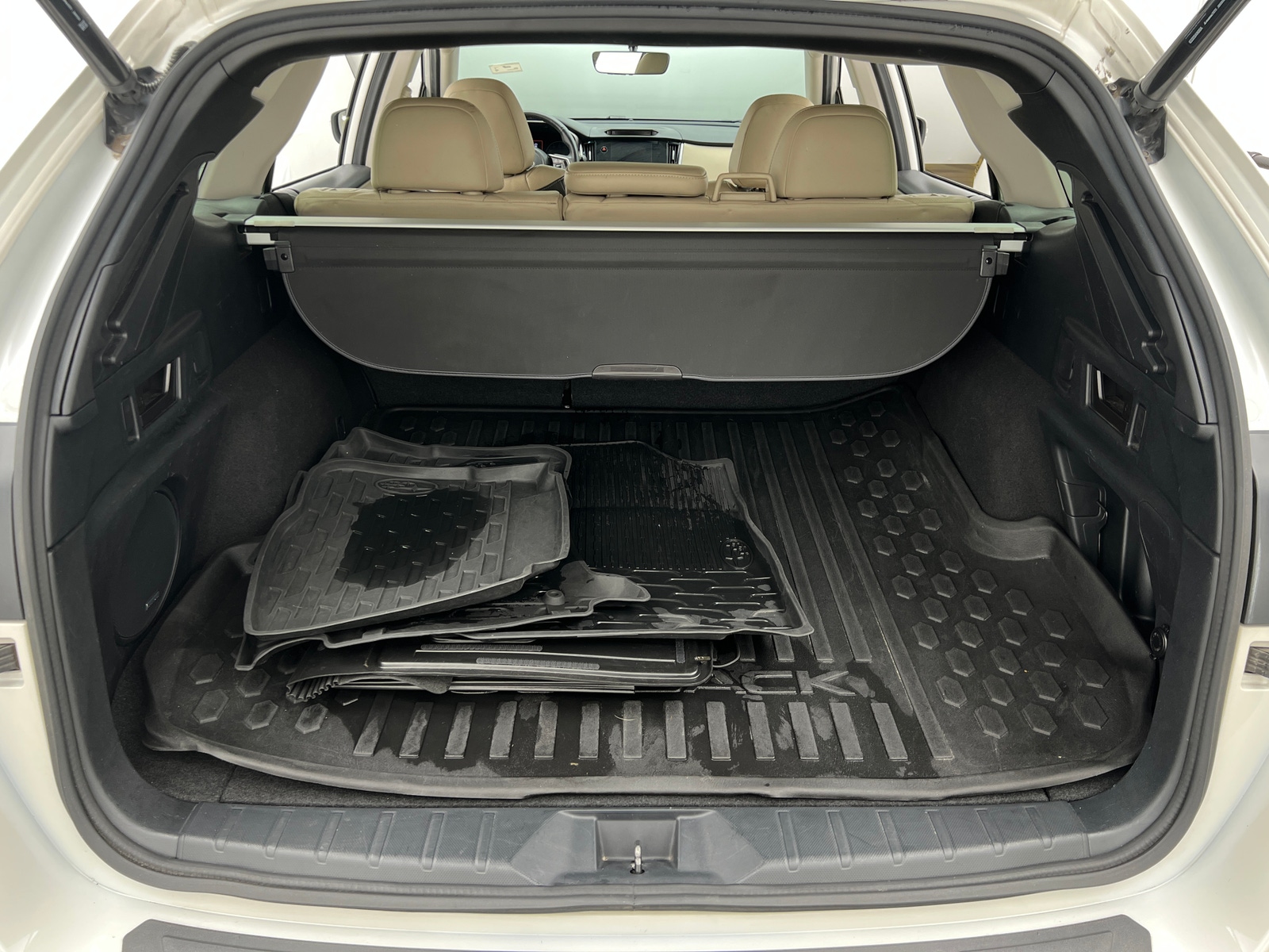 Thumbnail: 2020 Subaru Outback - 6