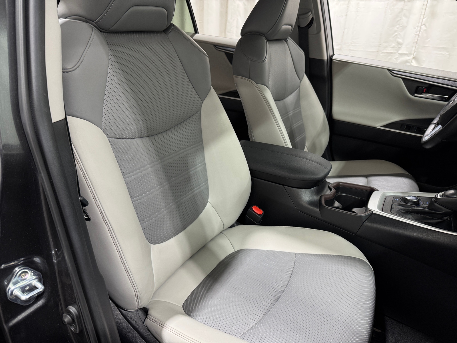 Thumbnail: 2021 Toyota RAV4 - 2