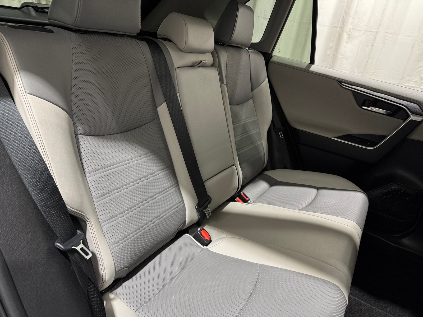 Thumbnail: 2021 Toyota RAV4 - 6