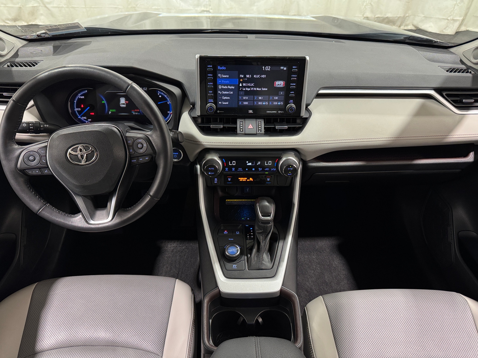 Thumbnail: 2021 Toyota RAV4 - 3