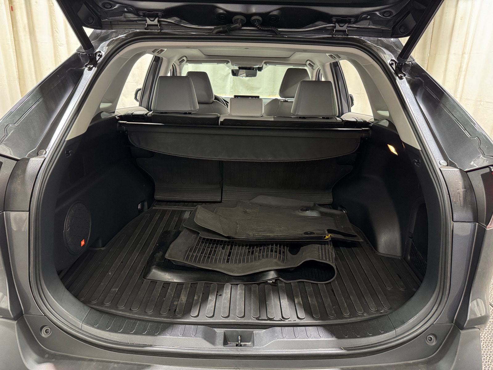 Thumbnail: 2021 Toyota RAV4 - 7