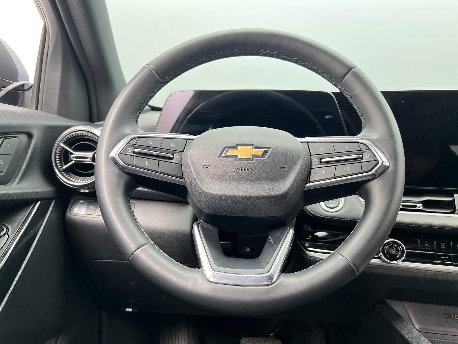 Thumbnail: 2025 Chevrolet Equinox - 5
