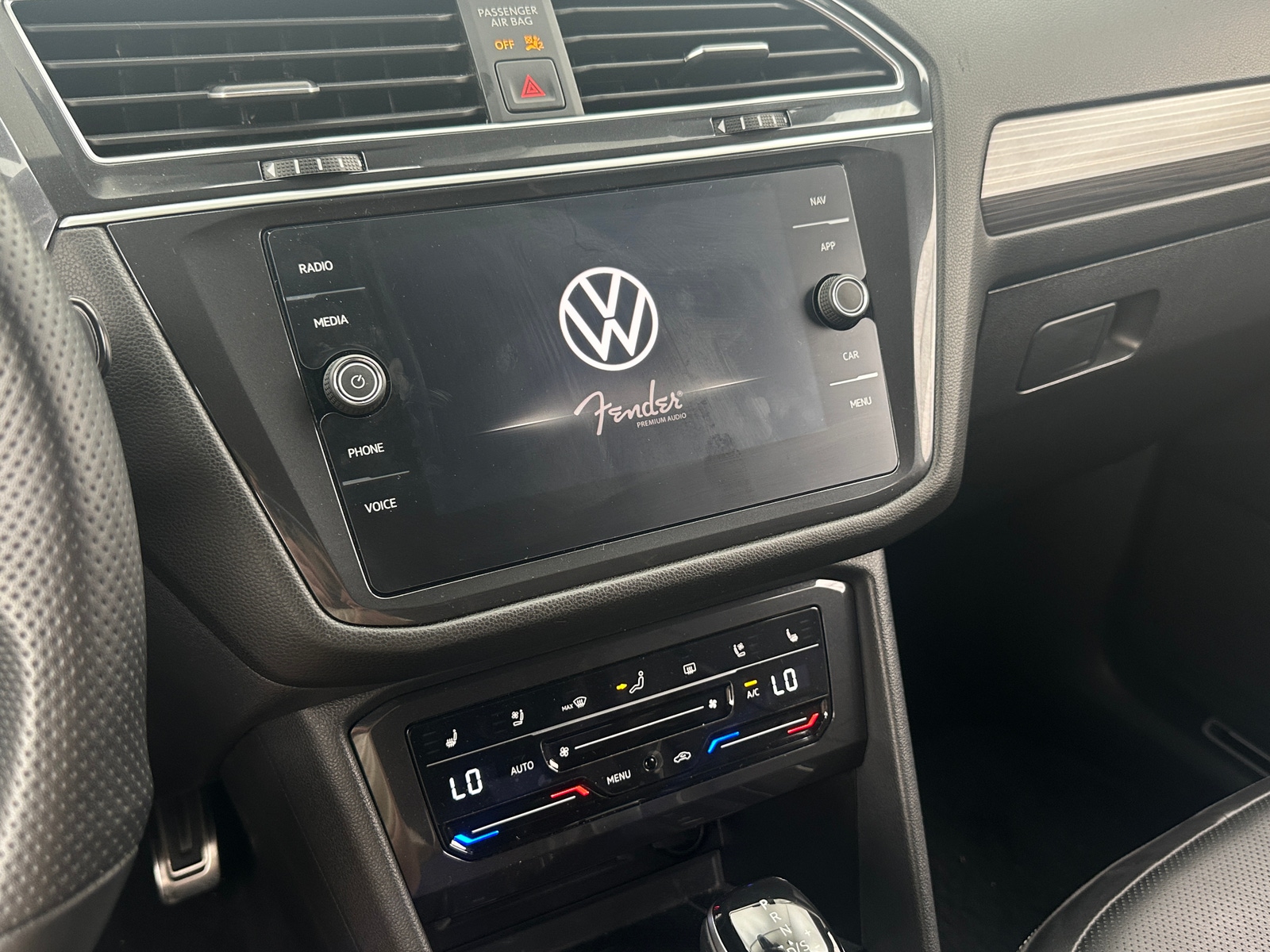 Thumbnail: 2023 Volkswagen Tiguan - 3