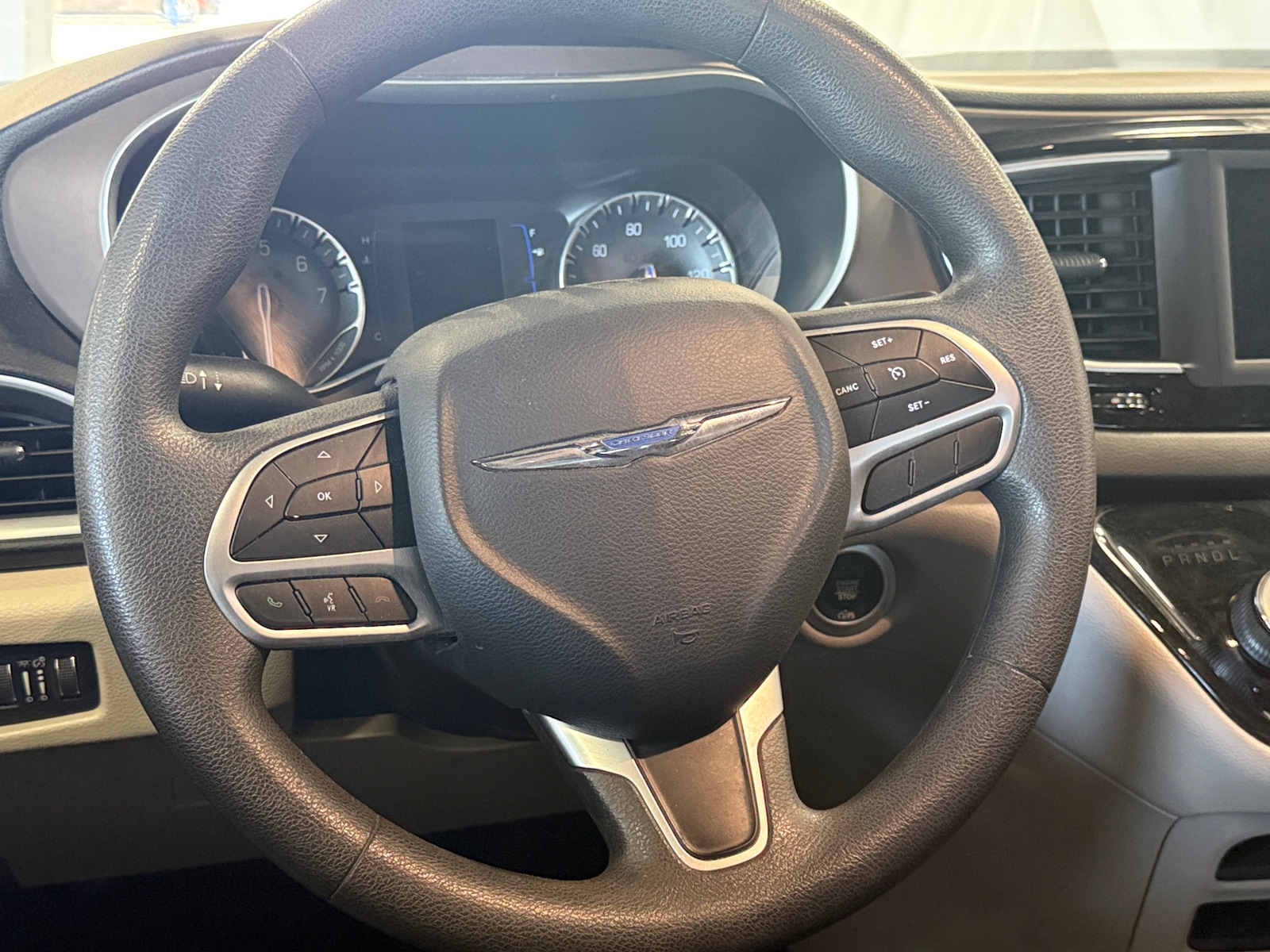 Thumbnail: 2018 Chrysler Pacifica - 5