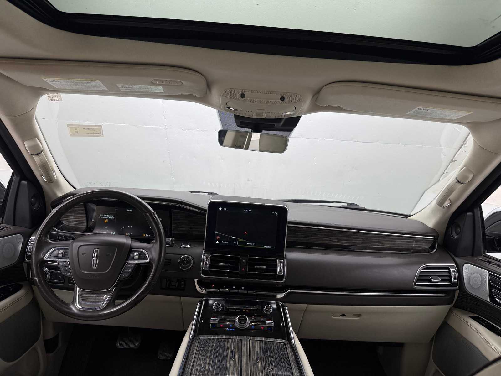 Thumbnail: 2019 Lincoln Navigator L - 2