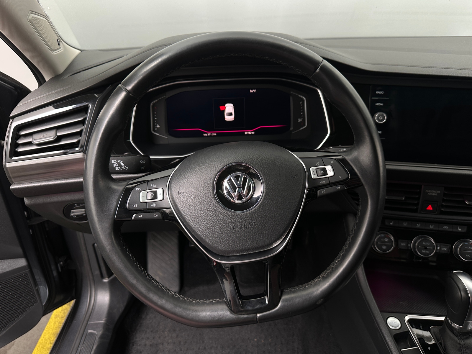 Thumbnail: 2019 Volkswagen Jetta - 4