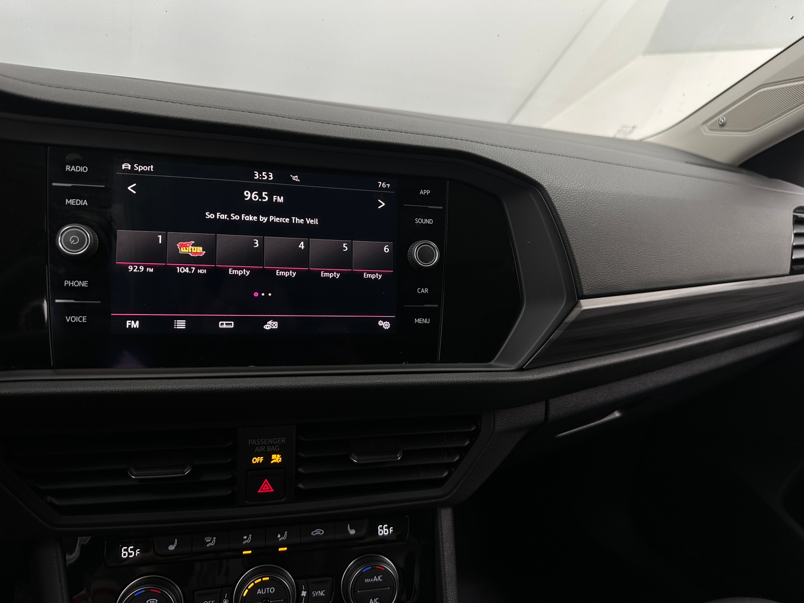 Thumbnail: 2019 Volkswagen Jetta - 3