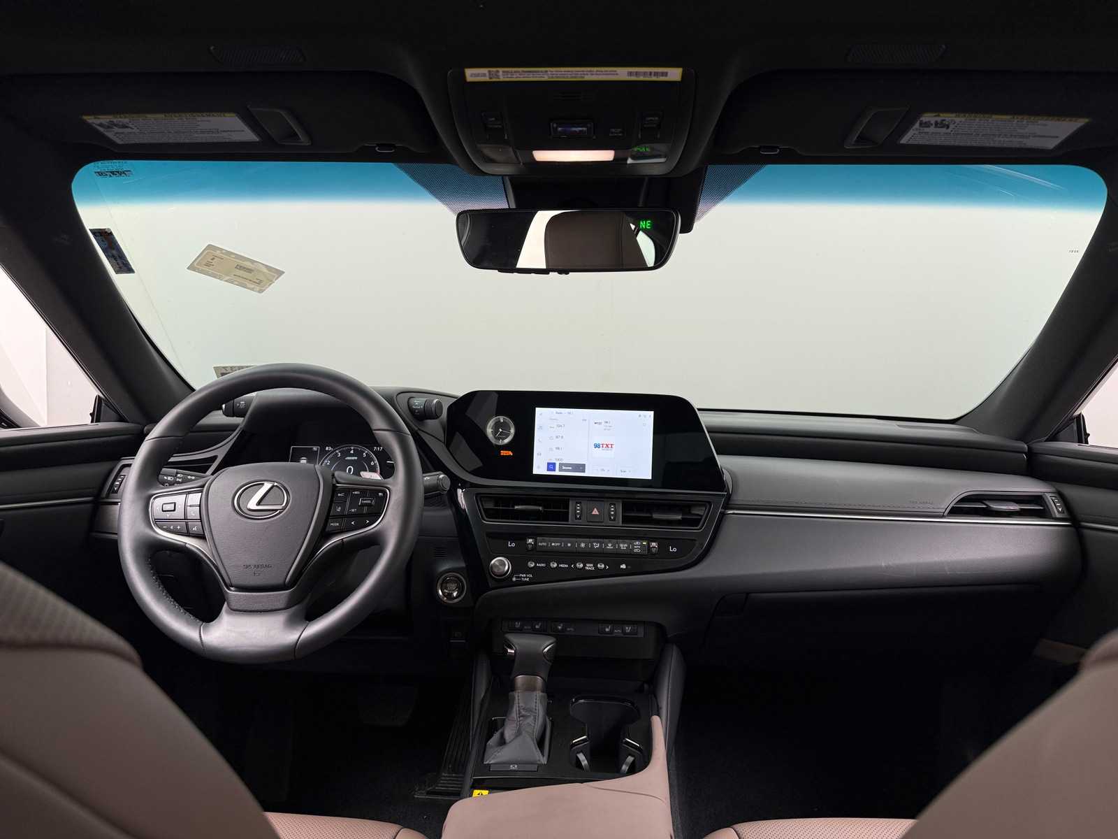 Thumbnail: 2025 Lexus ES - 2