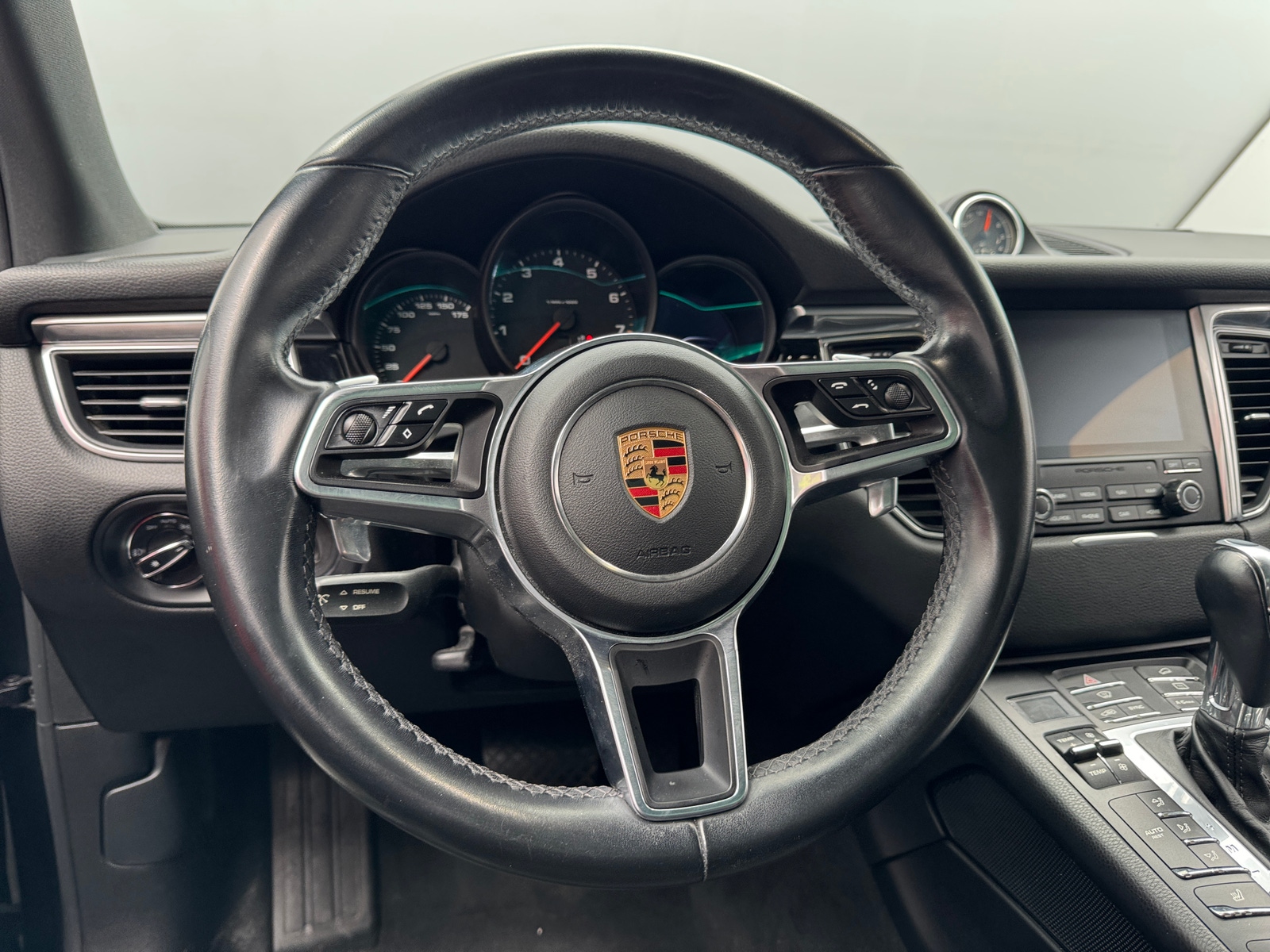 Thumbnail: 2018 Porsche Macan - 5