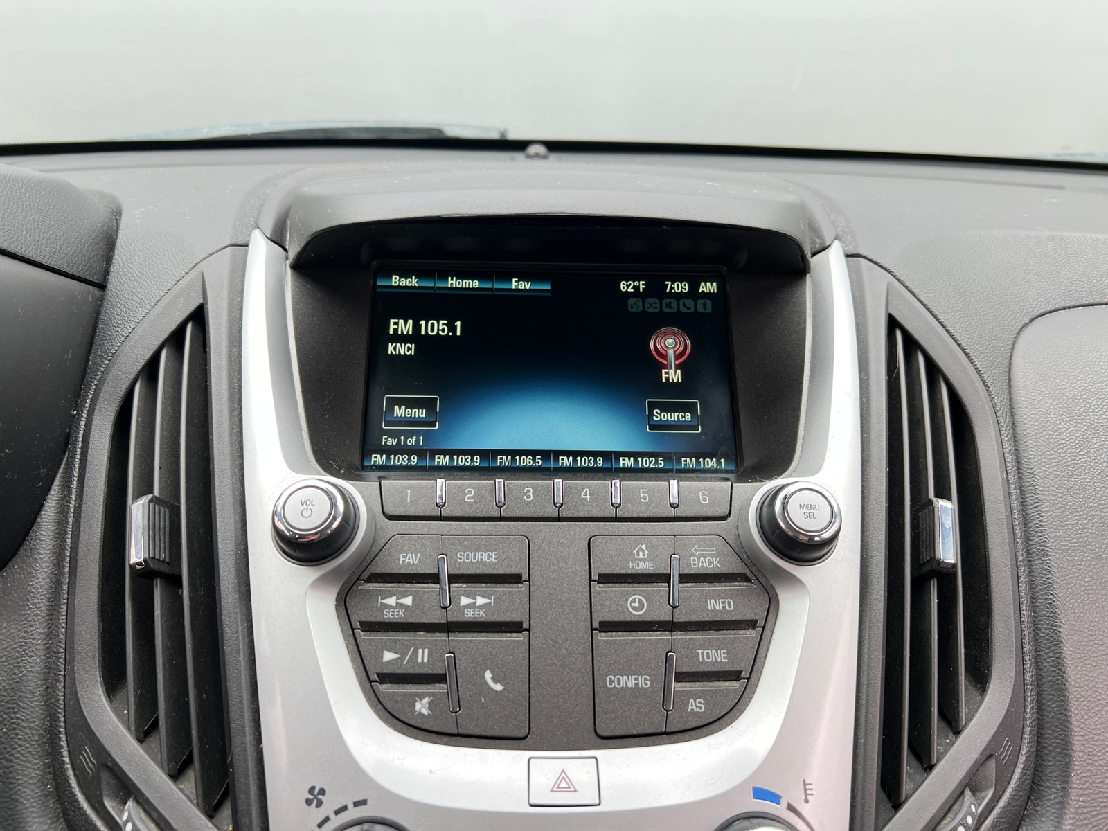 Thumbnail: 2017 Chevrolet Equinox - 4