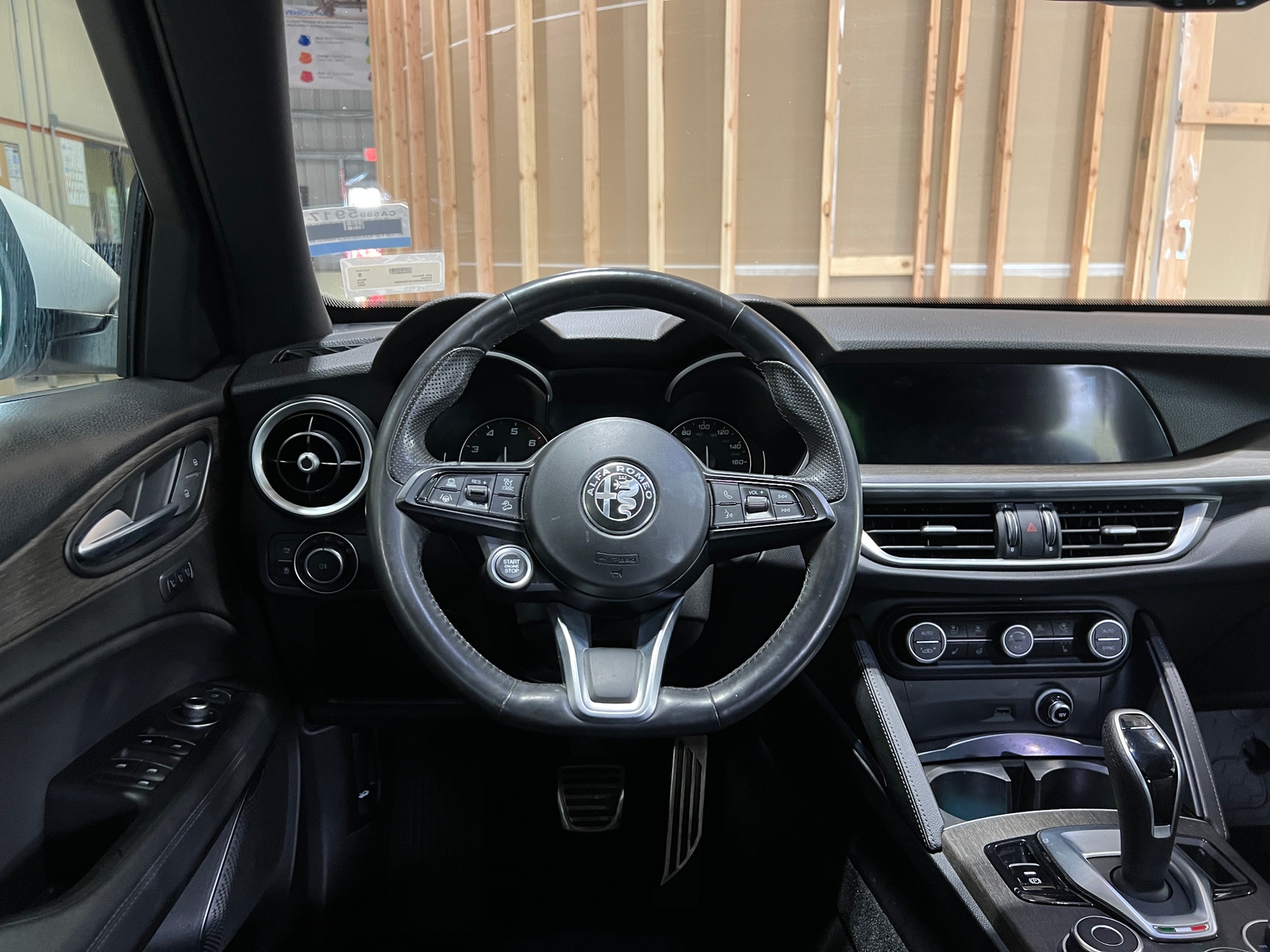 Thumbnail: 2022 Alfa Romeo Stelvio - 4