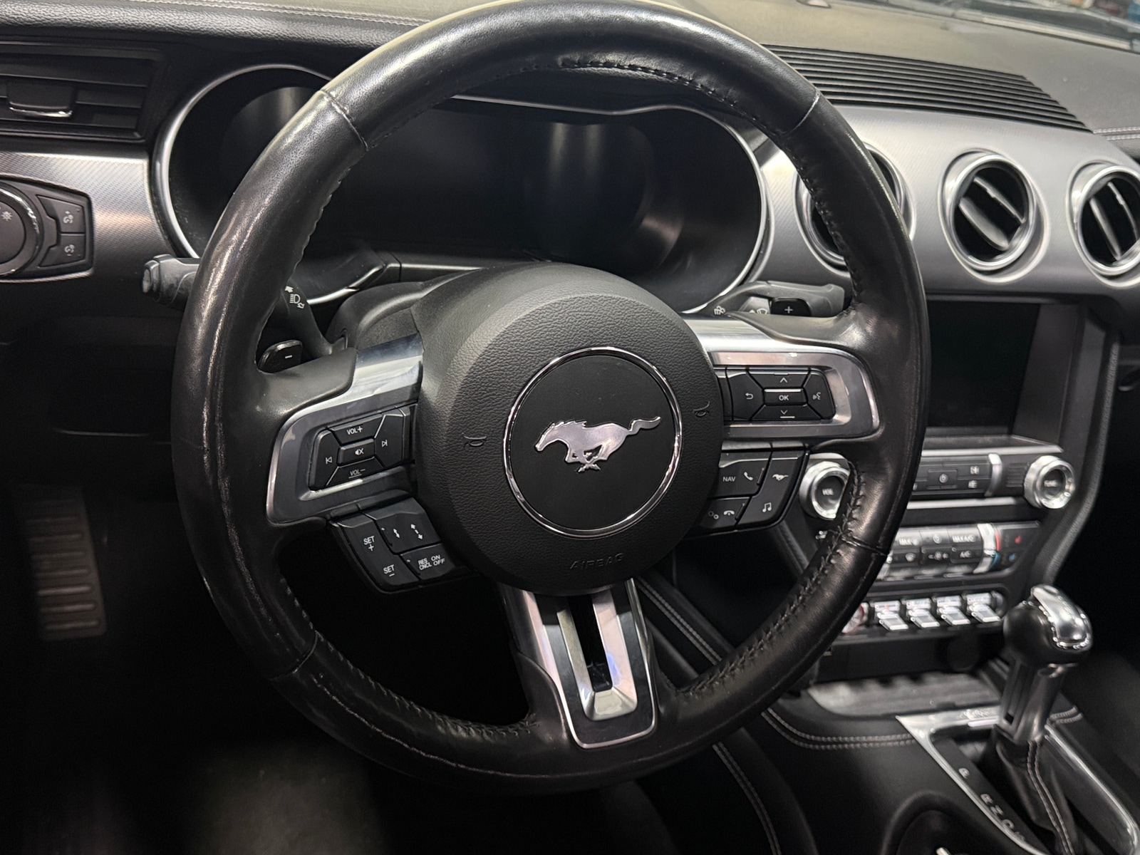 Thumbnail: 2022 Ford Mustang - 3
