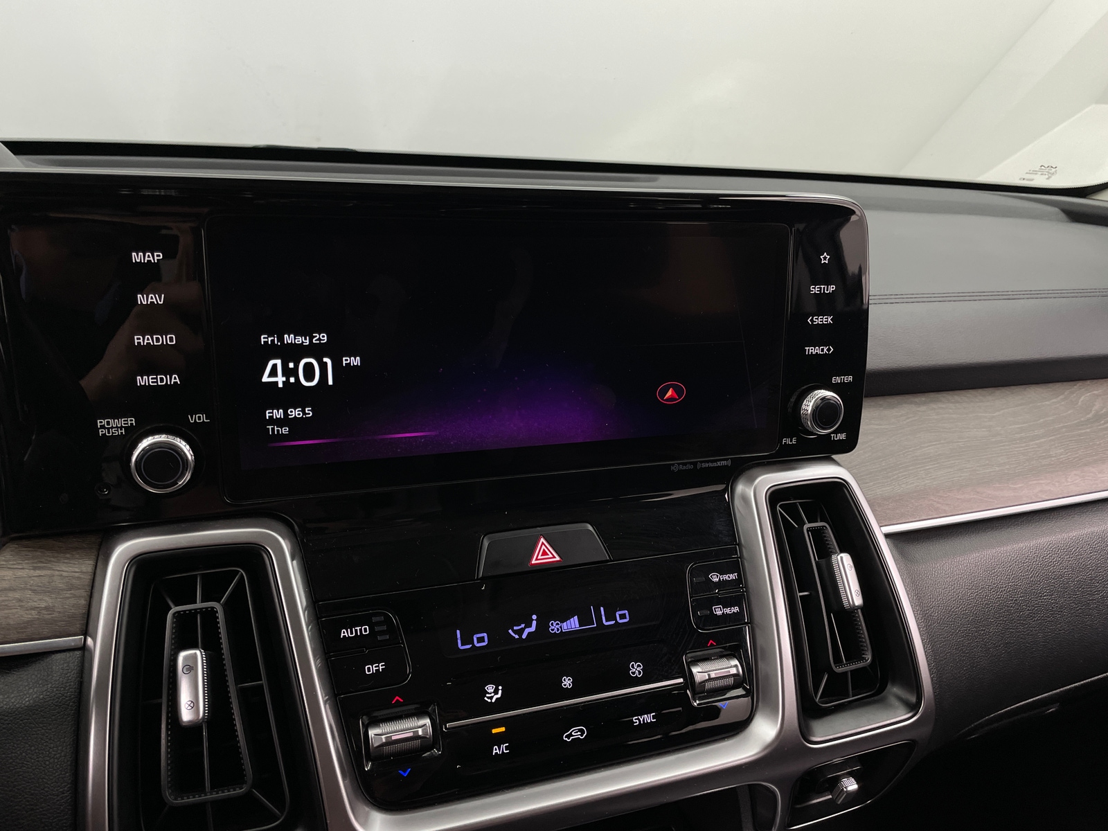 Thumbnail: 2023 Kia Sorento - 3