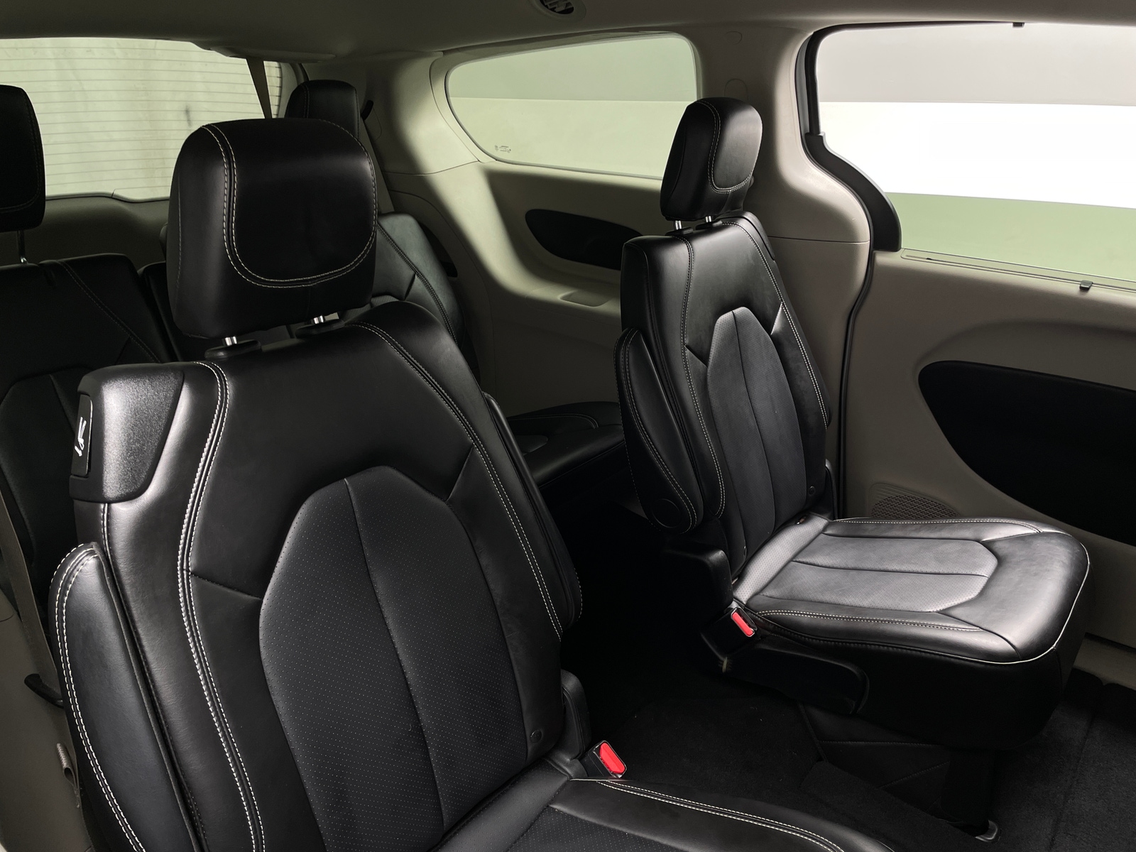 Thumbnail: 2024 Chrysler Pacifica - 6