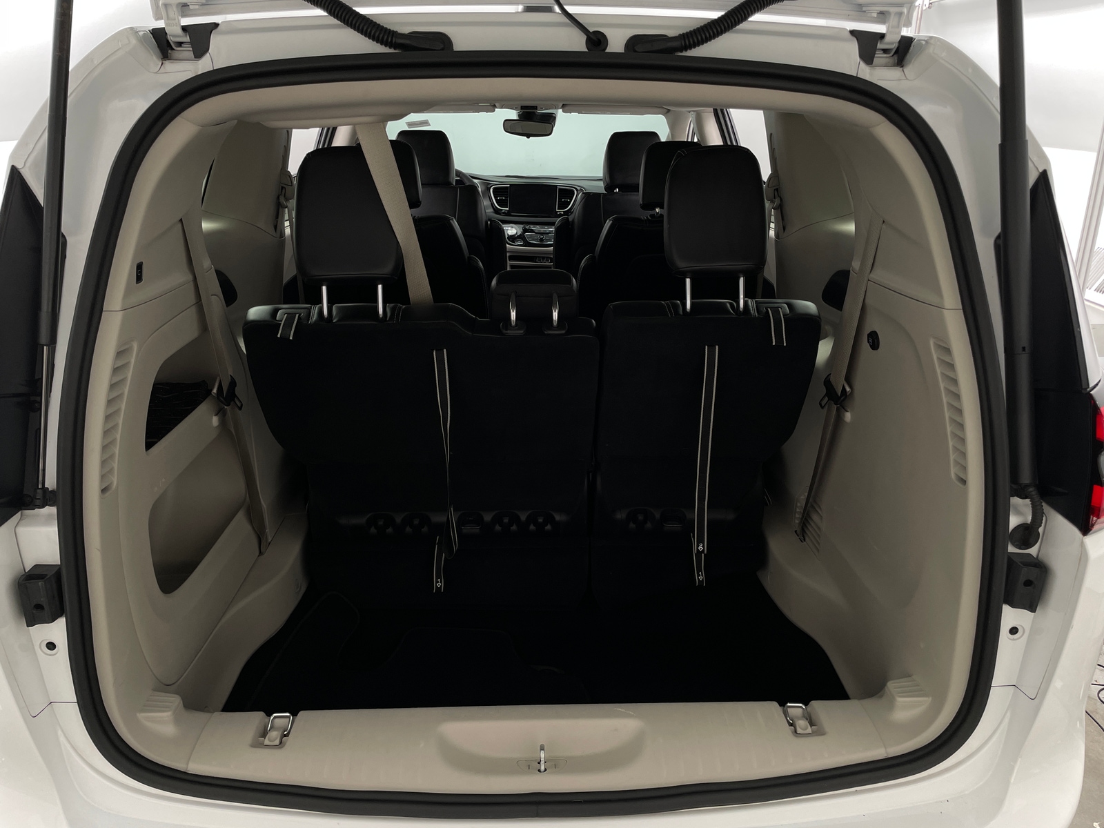 Thumbnail: 2024 Chrysler Pacifica - 7