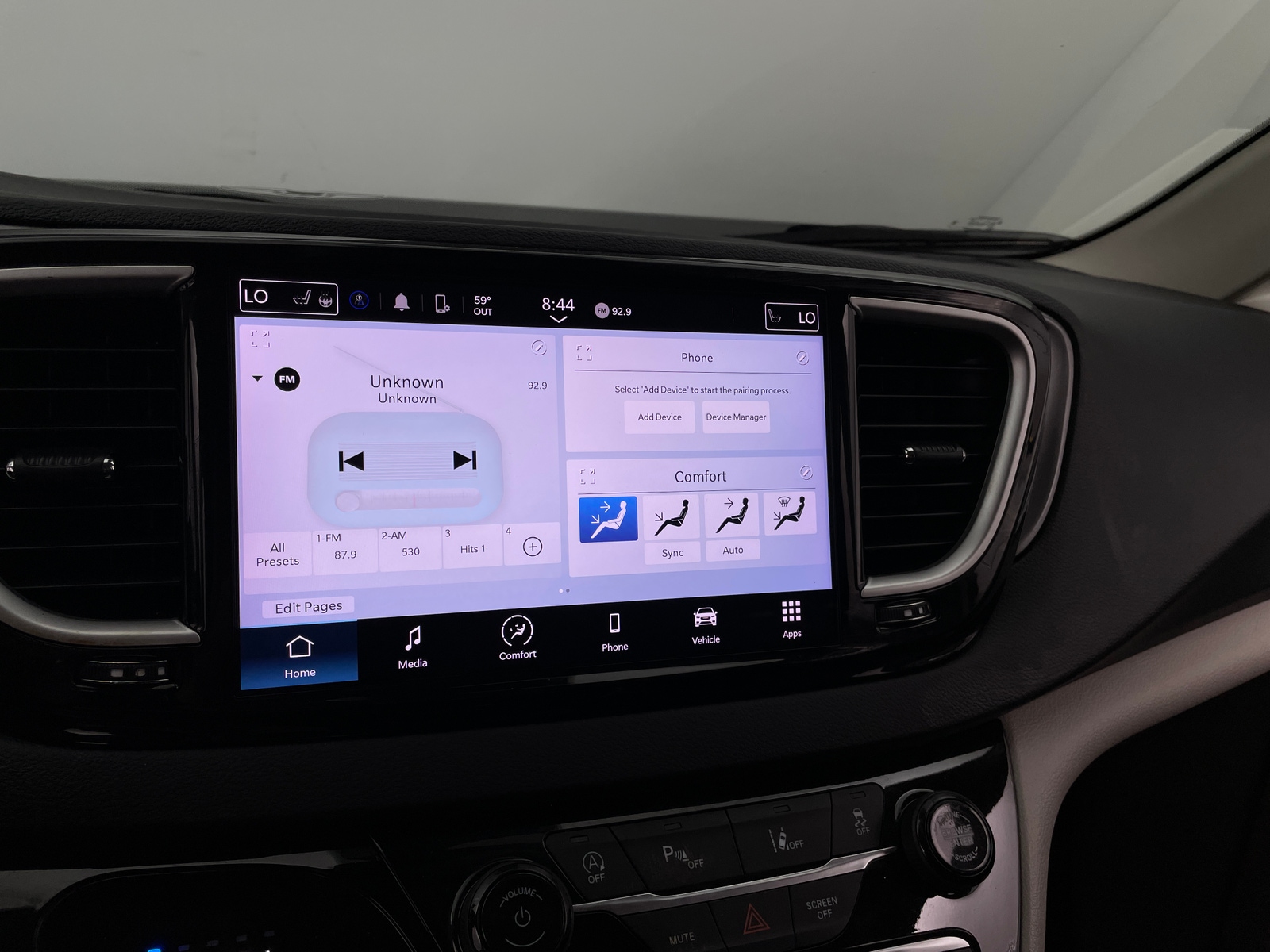 Thumbnail: 2024 Chrysler Pacifica - 4
