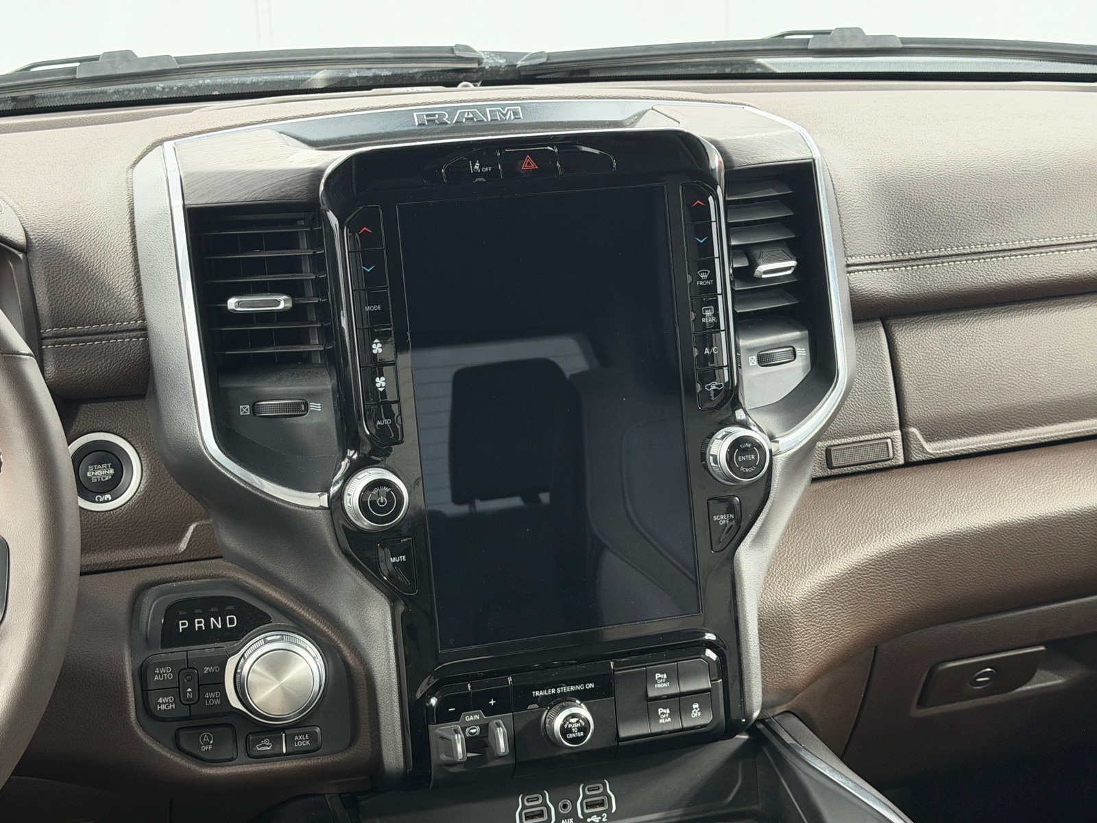 Thumbnail: 2025 RAM 1500 - 3
