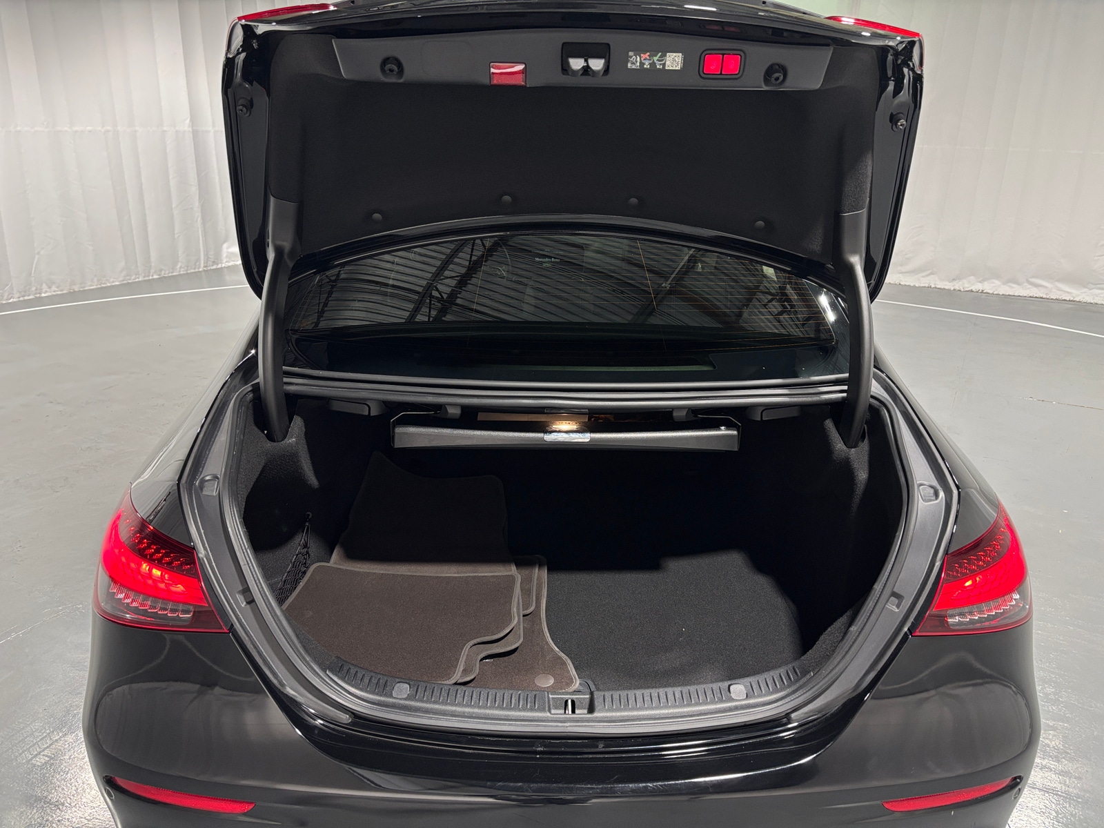 Thumbnail: 2023 Mercedes-Benz E-Class - 6
