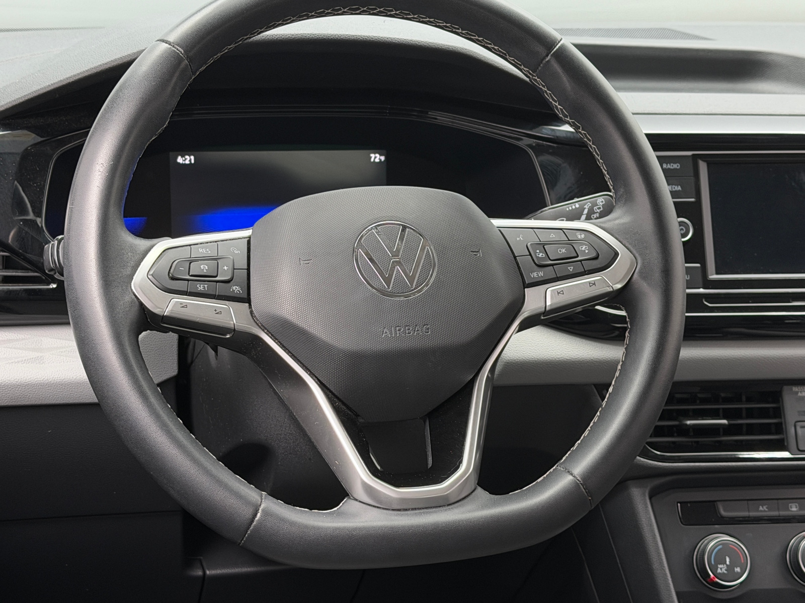 Thumbnail: 2022 Volkswagen Taos - 5