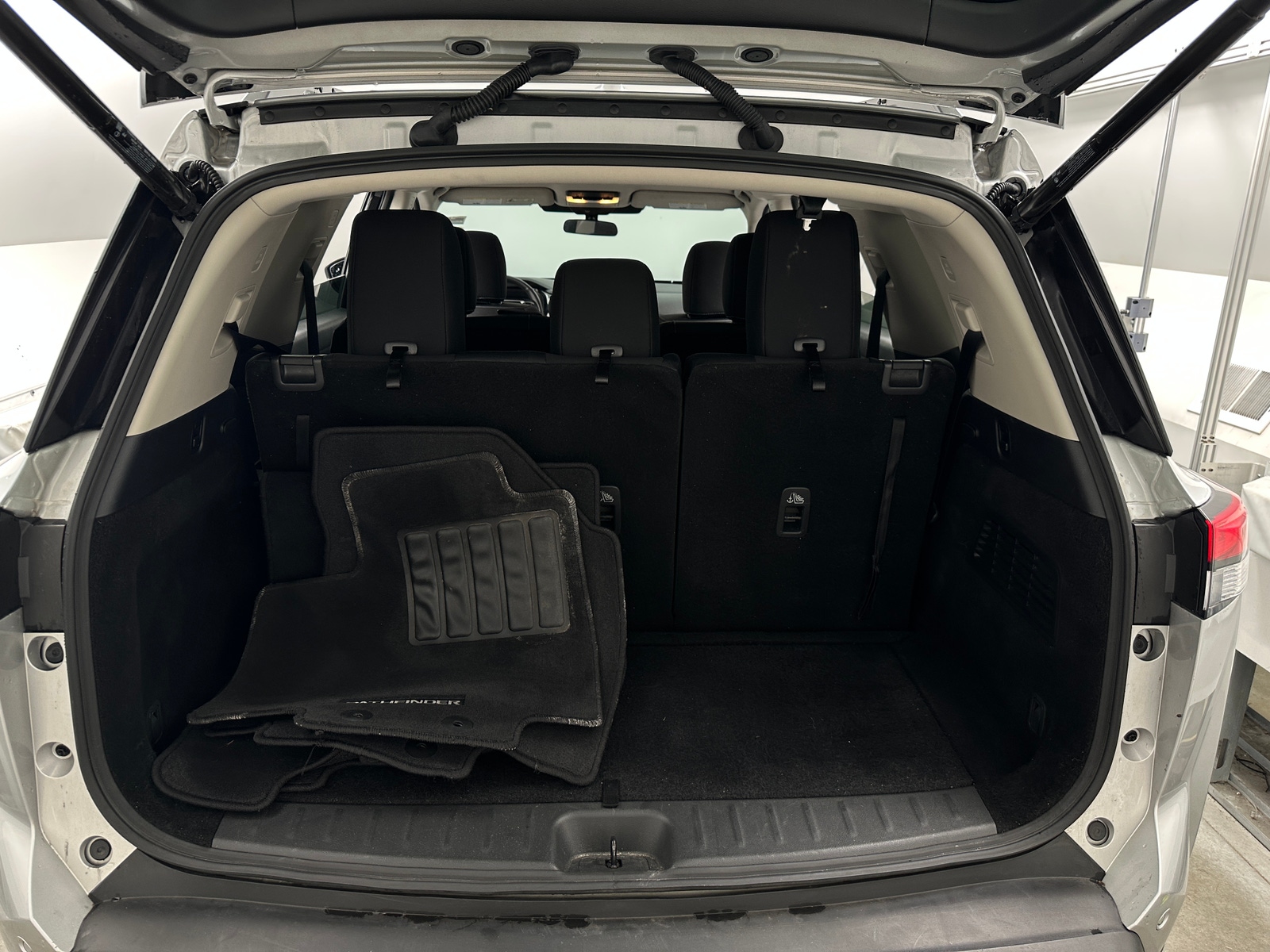 Thumbnail: 2025 Nissan Pathfinder - 7