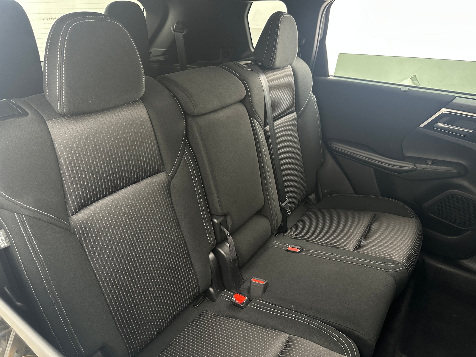 Thumbnail: 2022 Mitsubishi Outlander - 6