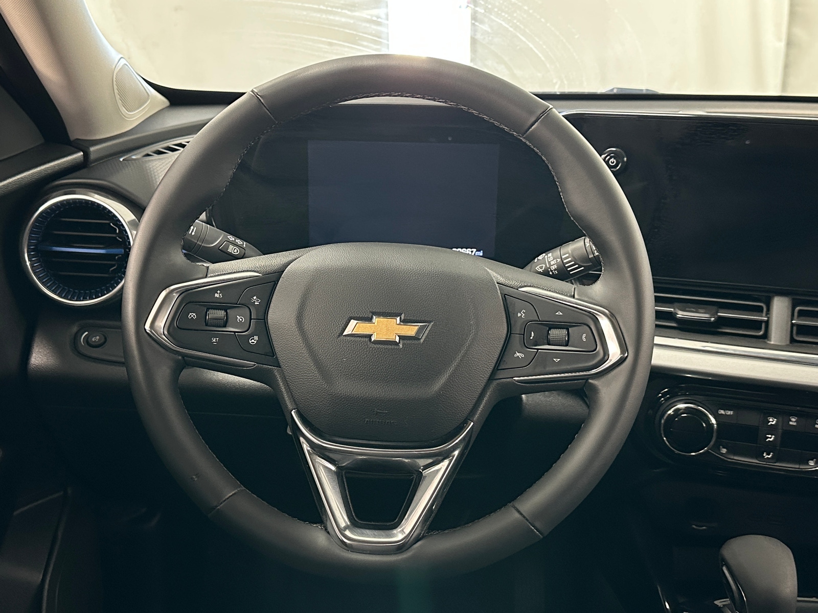 Thumbnail: 2025 Chevrolet Trax - 5