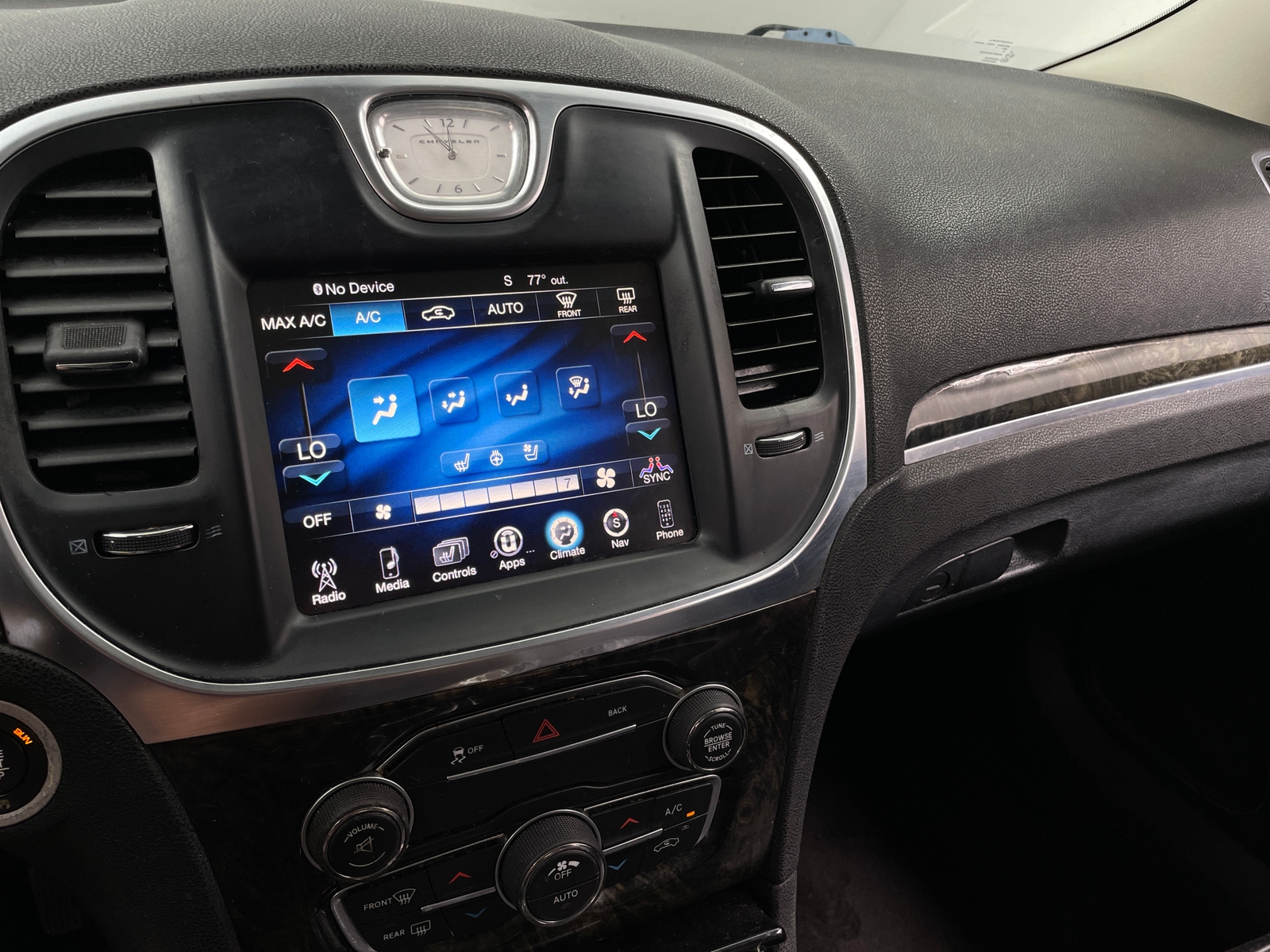 Thumbnail: 2016 Chrysler 300 - 3