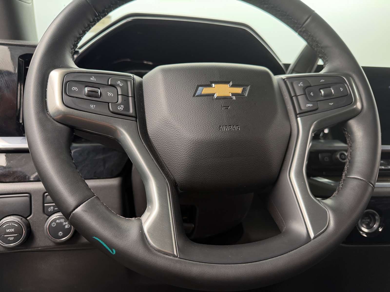 Thumbnail: 2023 Chevrolet Silverado 1500 - 5