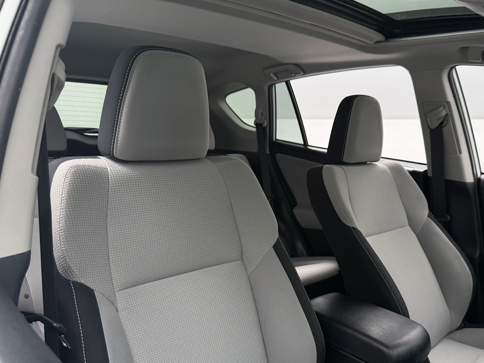 Thumbnail: 2018 Toyota RAV4 - 2