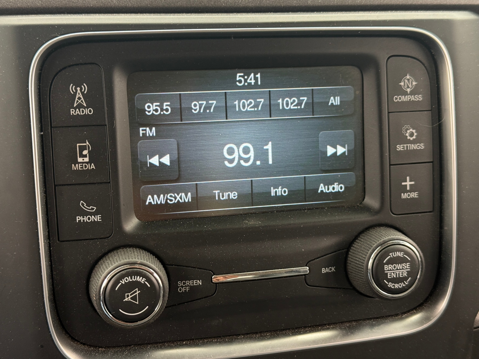 Thumbnail: 2019 RAM 1500 Classic - 4