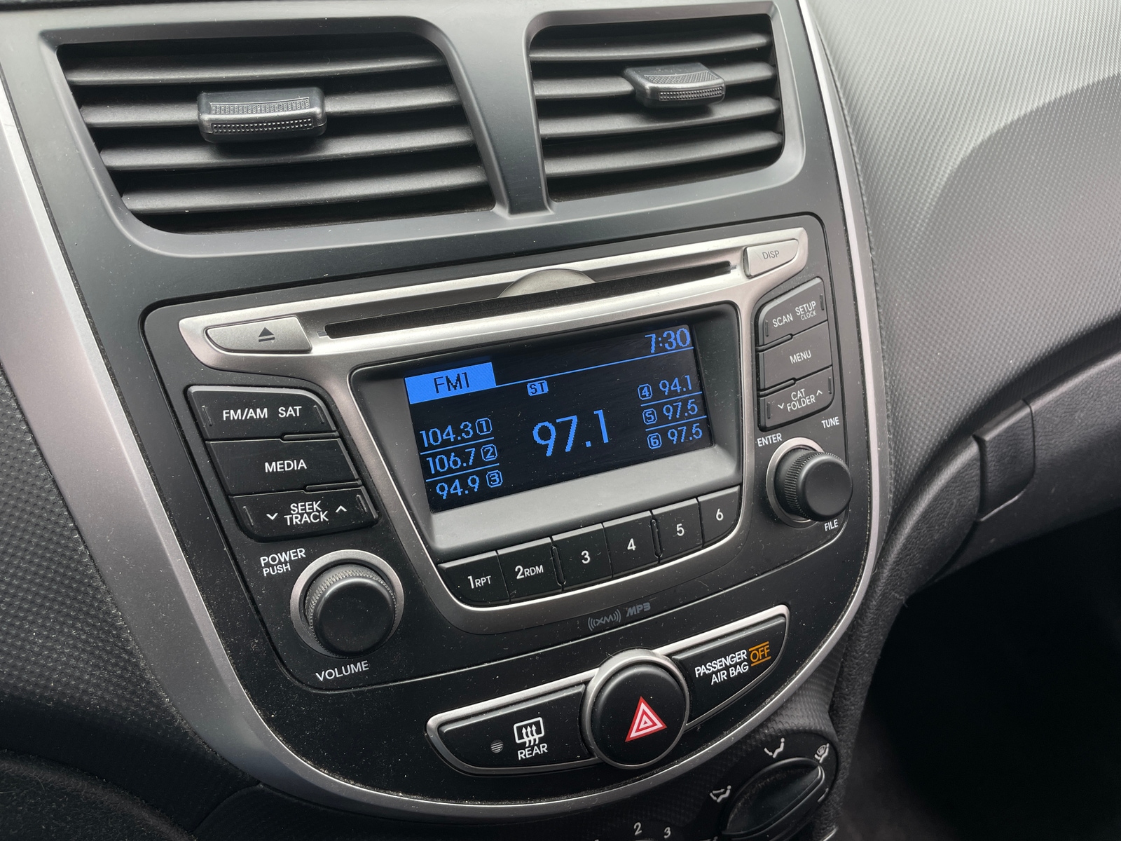 Thumbnail: 2017 Hyundai Accent - 4