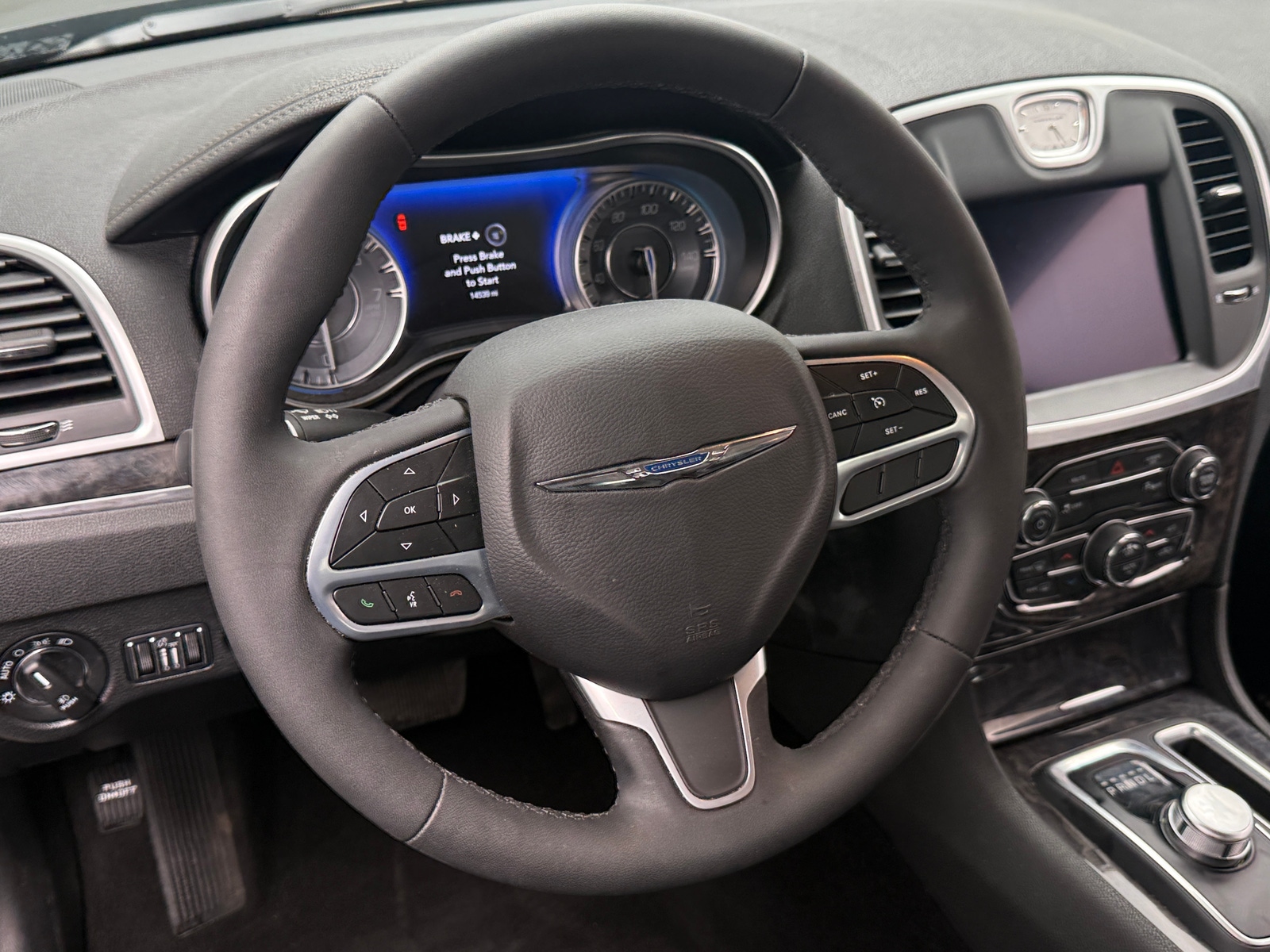 Thumbnail: 2023 Chrysler 300 - 4