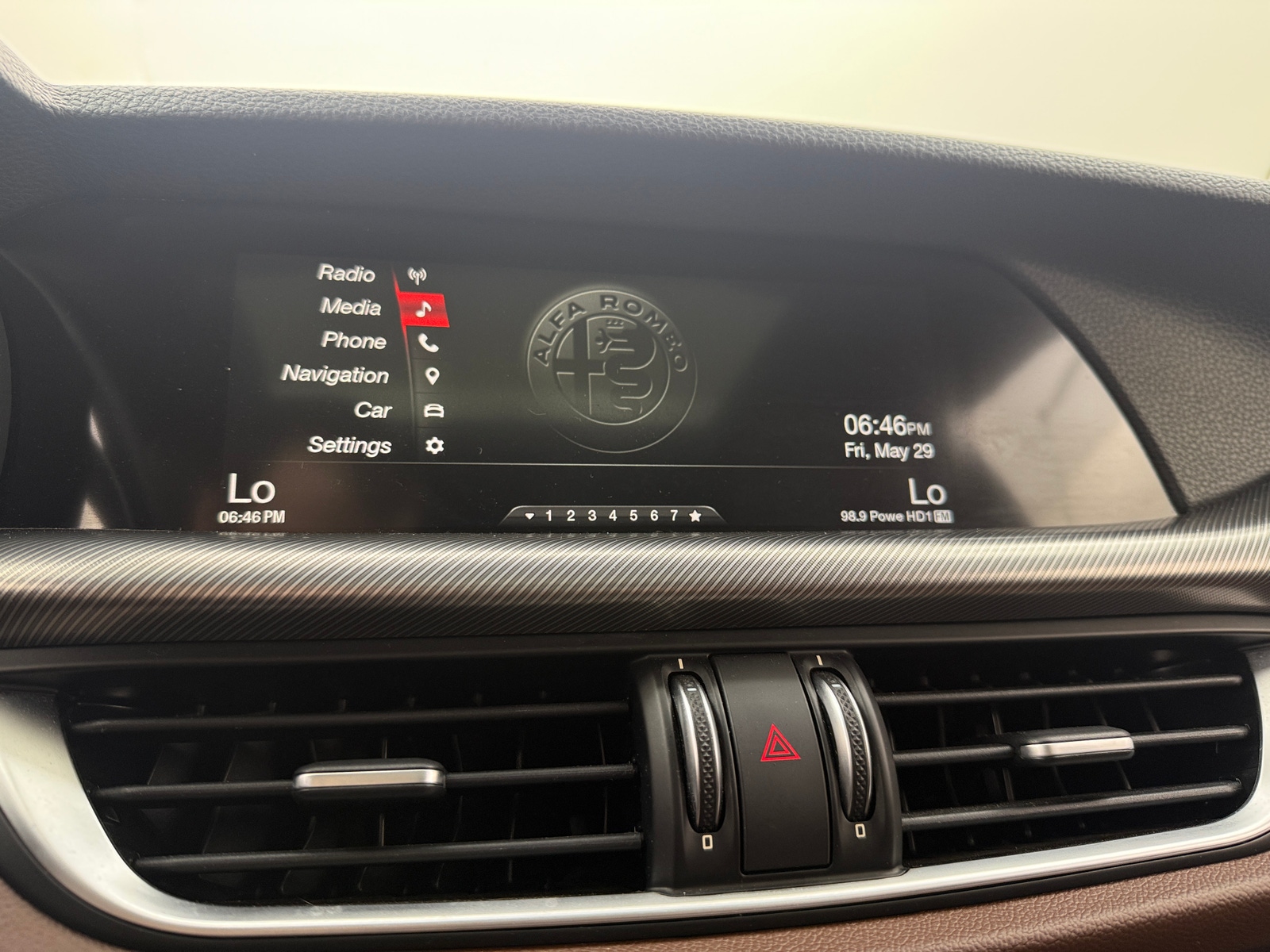 Thumbnail: 2018 Alfa Romeo Stelvio - 3