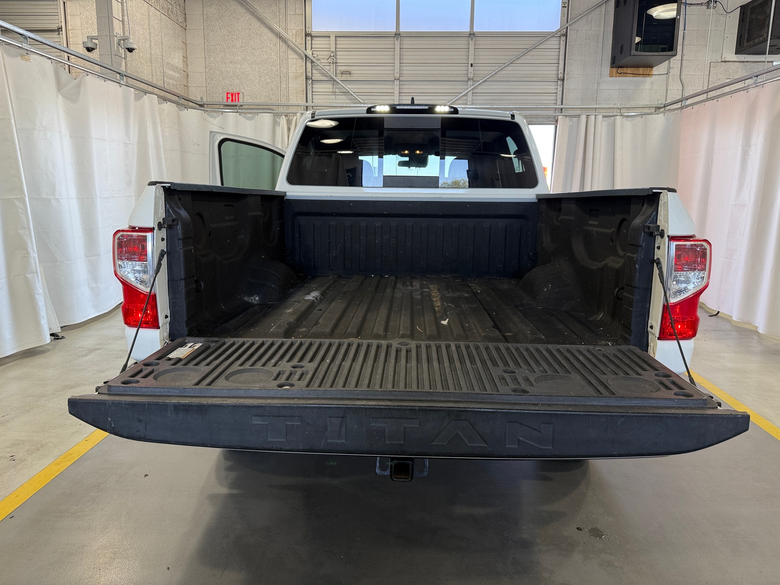 Thumbnail: 2023 Nissan Titan - 7