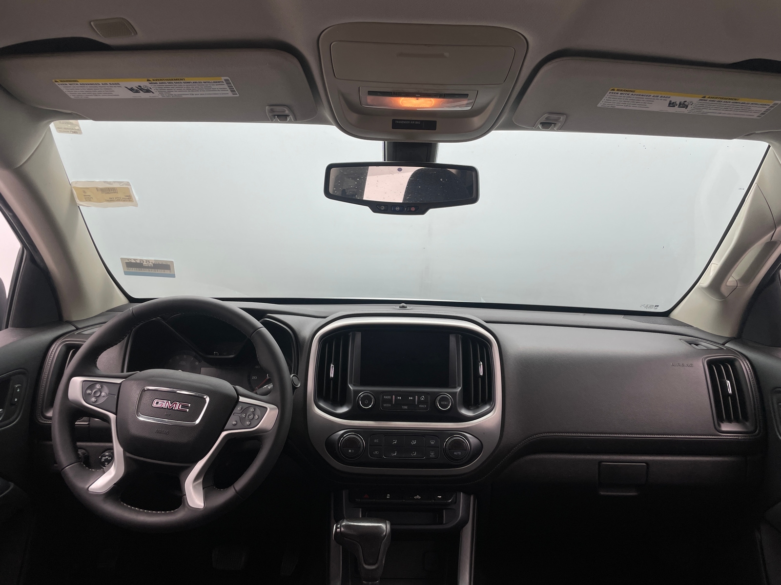 Thumbnail: 2018 GMC Canyon - 3