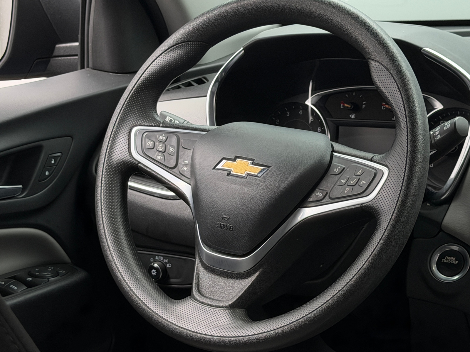 Thumbnail: 2022 Chevrolet Equinox - 5