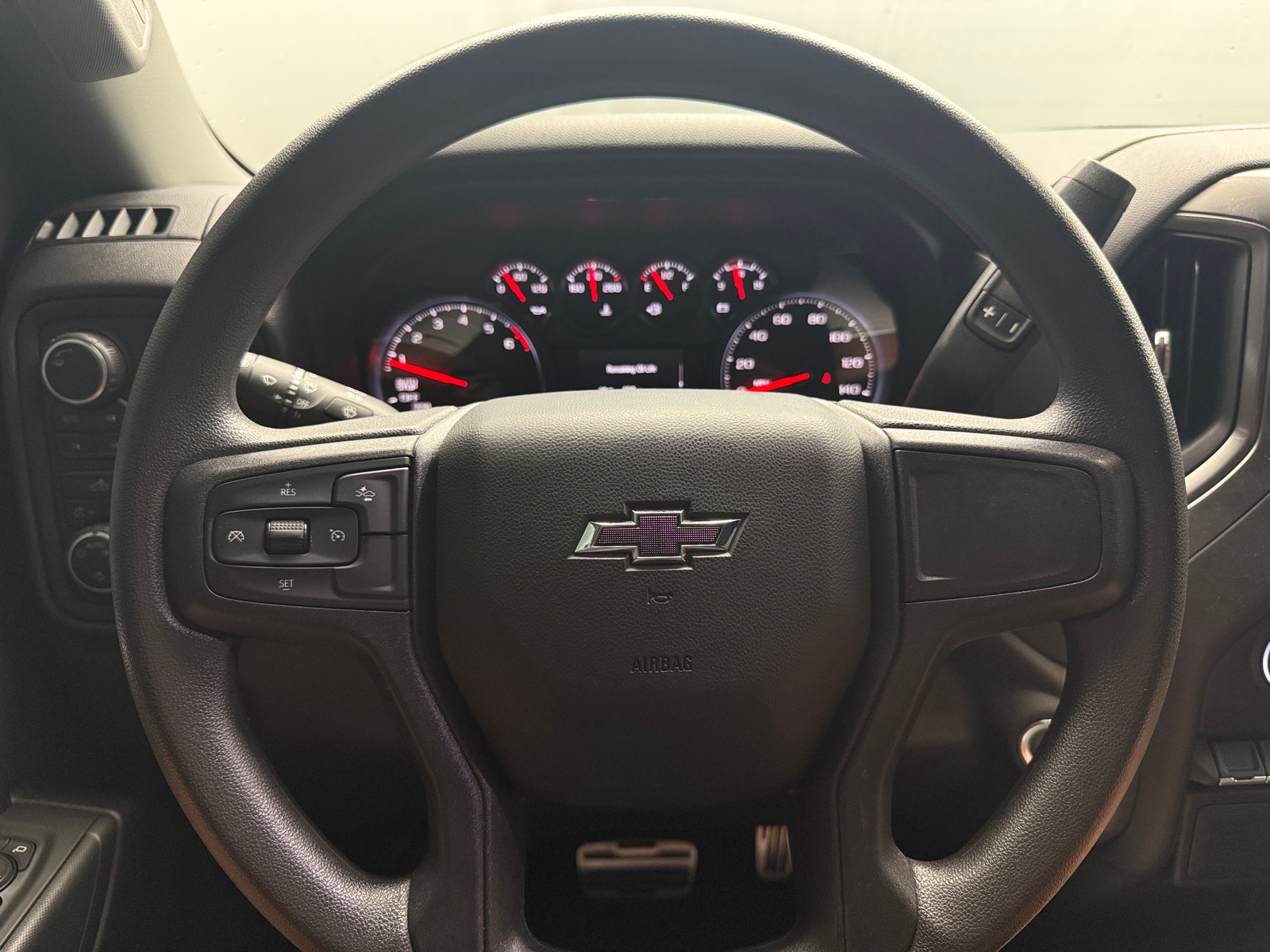 Thumbnail: 2025 Chevrolet Silverado 1500 - 5