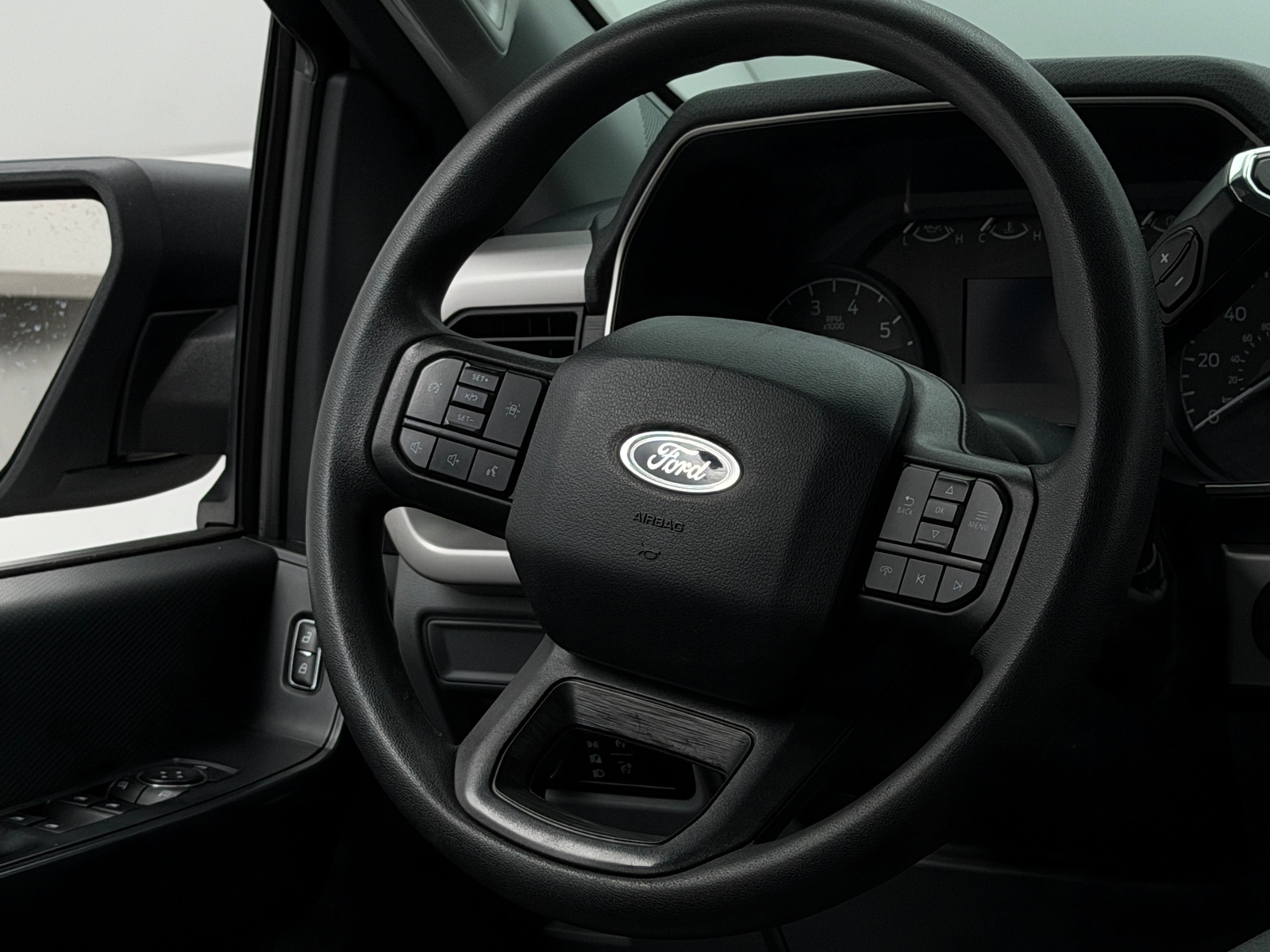 Thumbnail: 2023 Ford Econoline - 5