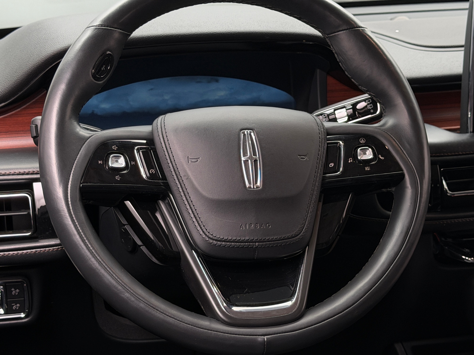 Thumbnail: 2021 Lincoln Aviator - 4