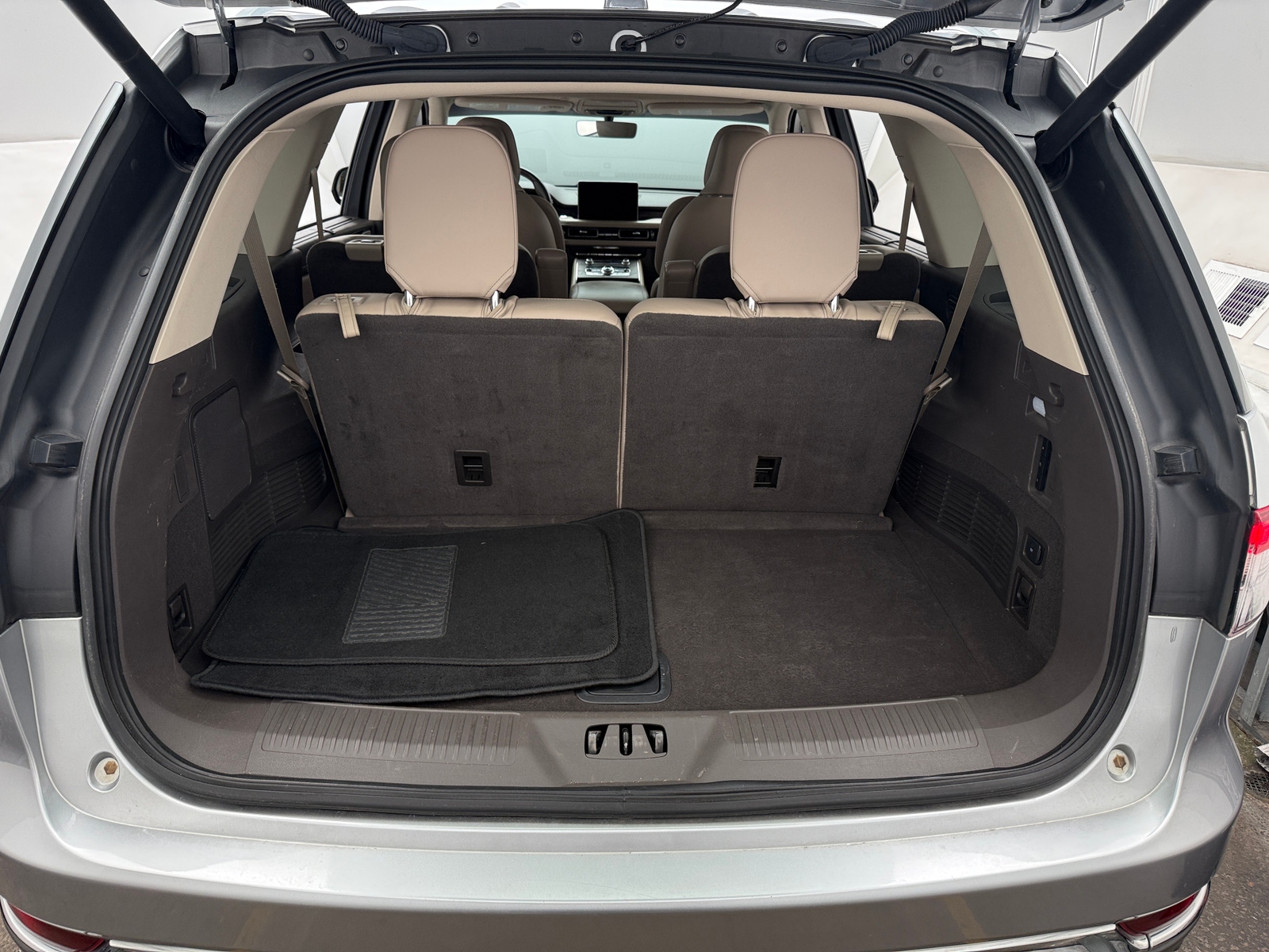 Thumbnail: 2021 Lincoln Aviator - 6