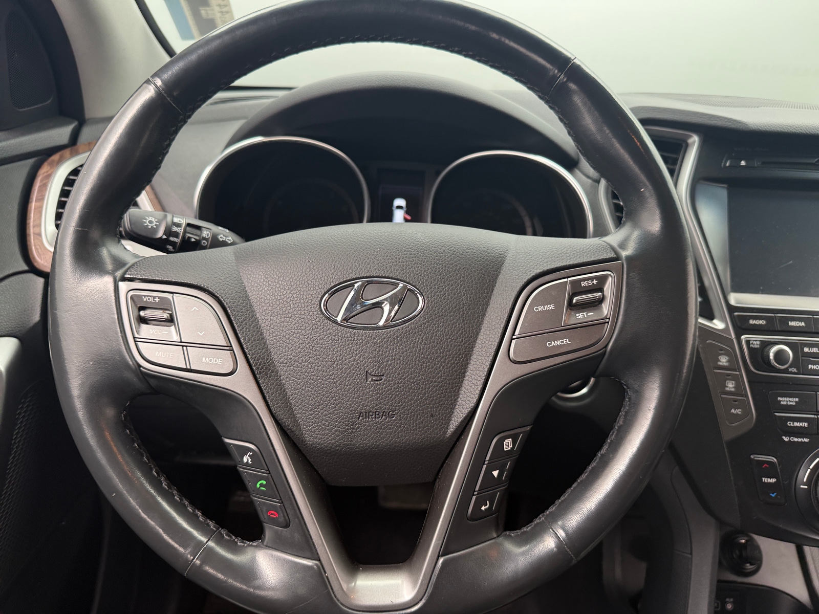 Thumbnail: 2018 Hyundai Santa Fe - 4