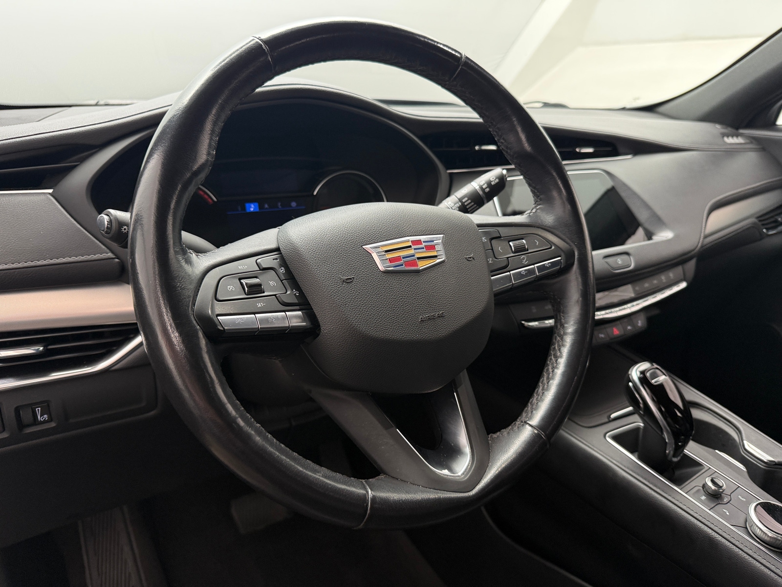 Thumbnail: 2023 Cadillac XT4 - 4