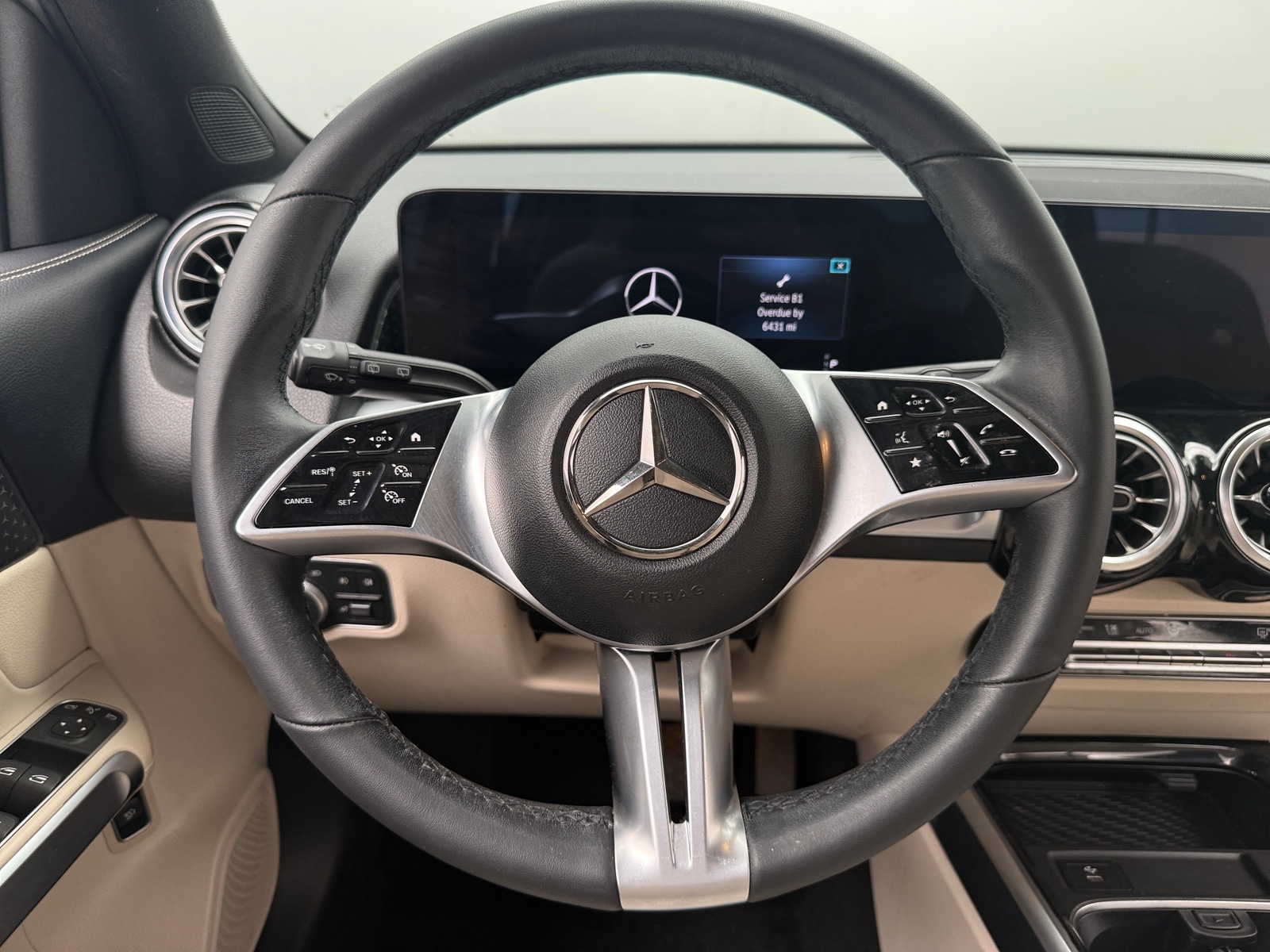 Thumbnail: 2024 Mercedes-Benz GLB - 4