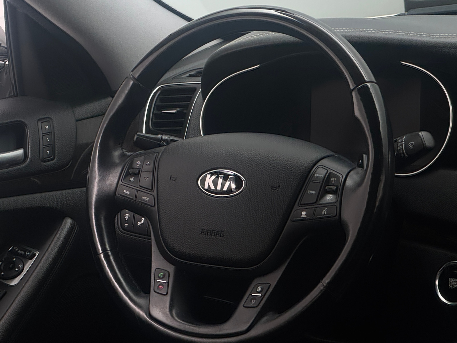 Thumbnail: 2015 Kia Cadenza - 4