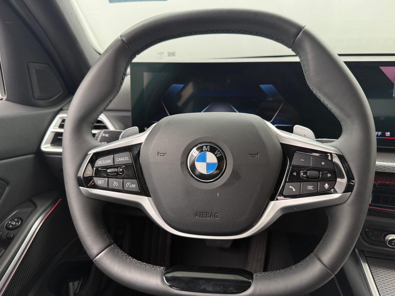Thumbnail: 2025 BMW 3 Series - 4