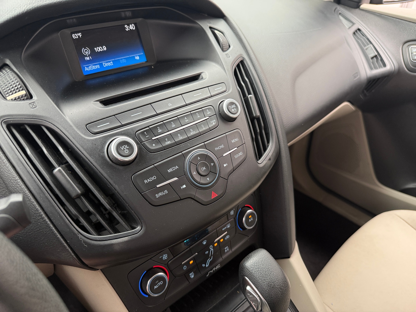 Thumbnail: 2017 Ford Focus - 4