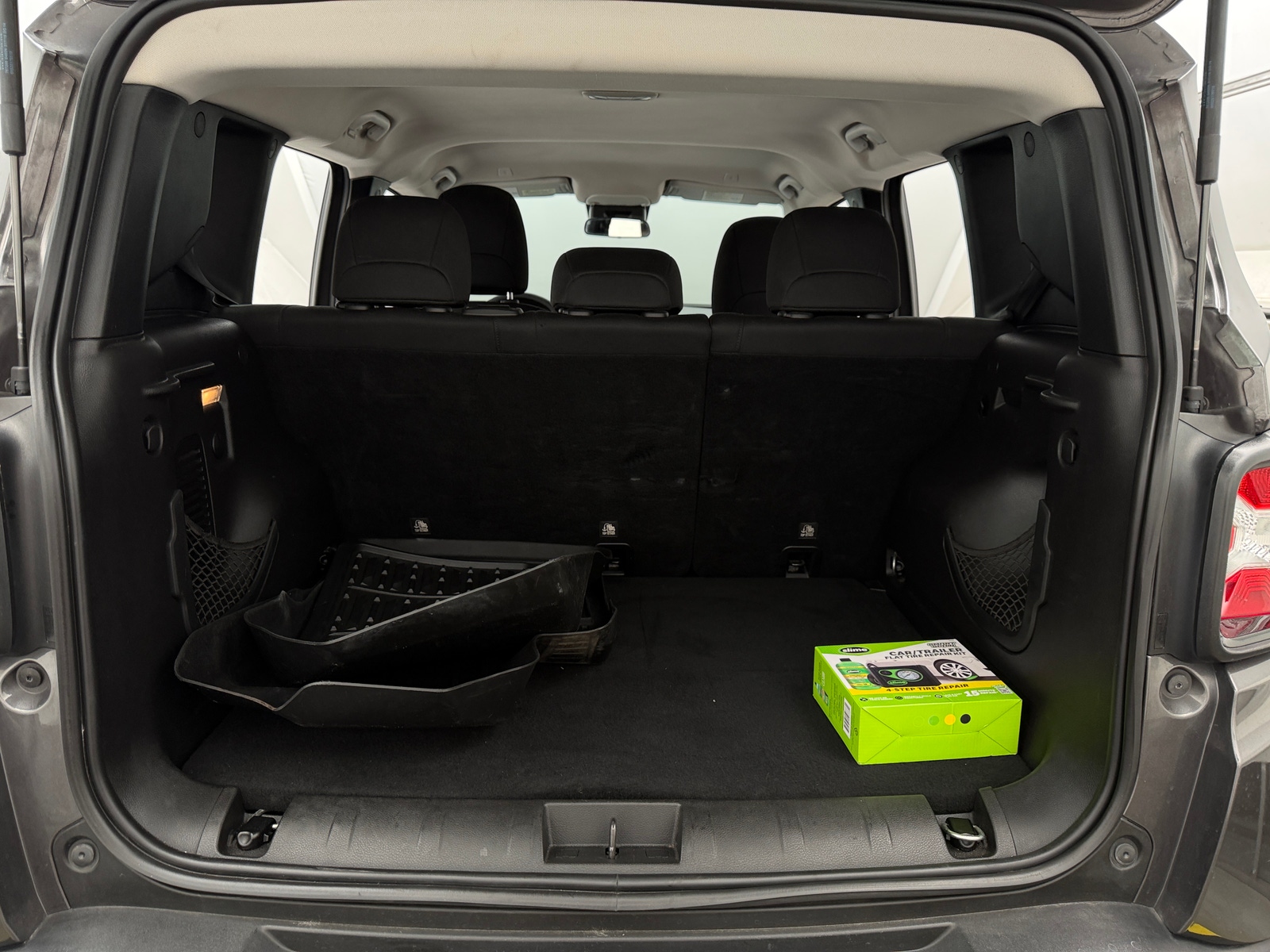 Thumbnail: 2020 Jeep Renegade - 7